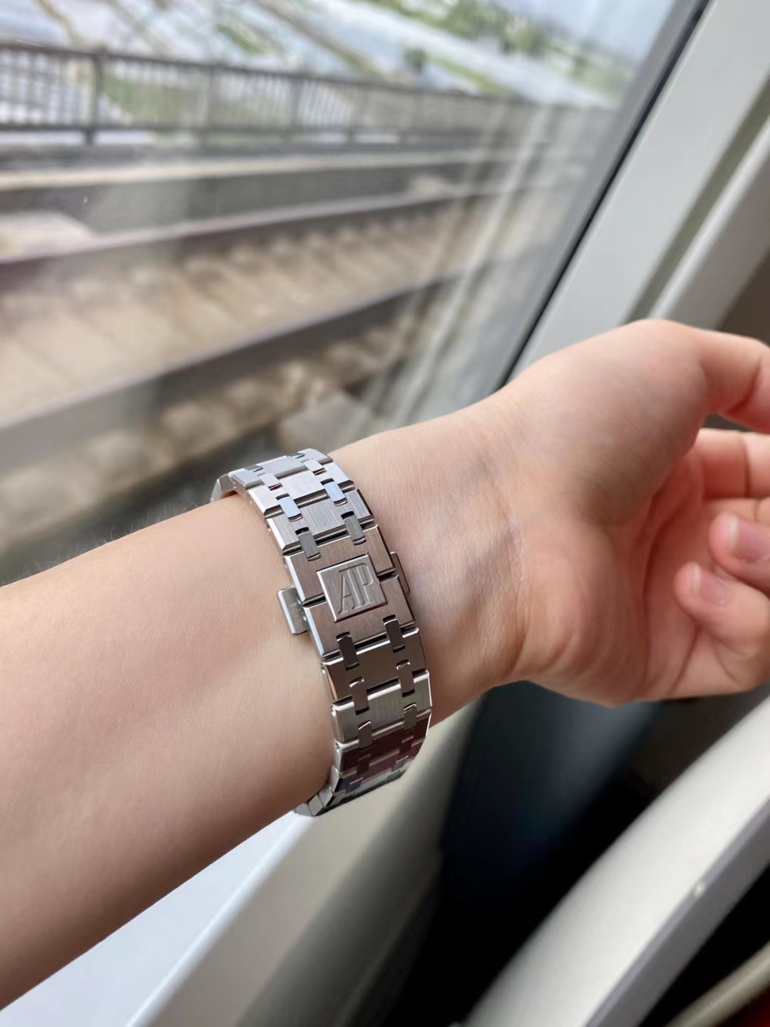 Audemars Piguet 爱彼皇家橡树女款34㎜，客订真钻