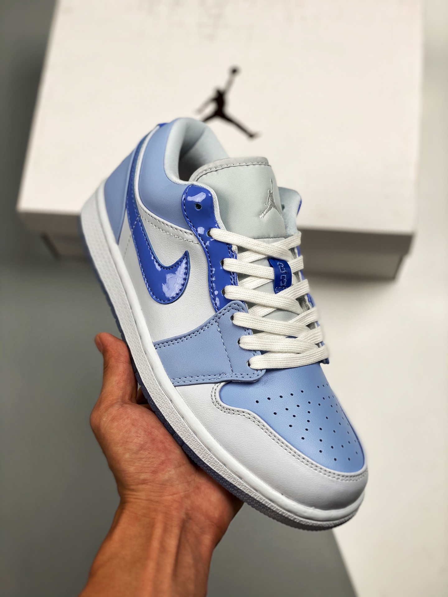 Apoyo a la tienda 2 Air Jordan 1 Low estilo anime azul neblina Línea de producción original pura, todo de piel de prime…
