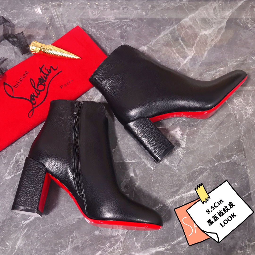 NO:337176,High-end customized autumn and winter boot series!  H8.5Cm, size 35-42. Private mold trademark zipper, 31-09 black lyre pattern leather. Official website synchronization Standard European code Reference:31-09 Color:black Material:cowhide Lining:goat leather Heel height:8.5Cm Sole:leather sole Size:EUR 35-42 (US 4-11):,,christian louboutin,boots19860909高端订制一秋冬靴系列！ H8.5Cm,尺码35-42码. 私模商标拉链,31-09黑荔纹皮.官网同步 标准欧码 Reference:31-09 Color:black Material:cowhide Lining:goat leather Heel heigh:8.5Cm Sole:leather sole Size:EUR 35－42（US 4一11) :,,christian louboutin,boots,Women's Shoes