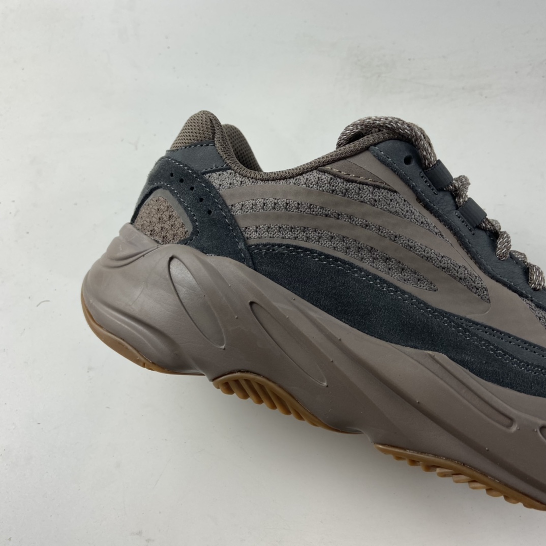 P320  AD Originals Yeezy Boost 700 ”Enflame Amber” 椰子复古爆米花中底姥爷慢跑鞋 黑灰  GZ0724