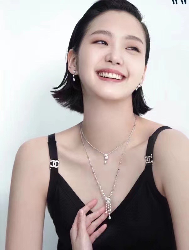 Chanel 𝐶ℎ𝑎𝑛𝑒𝑙