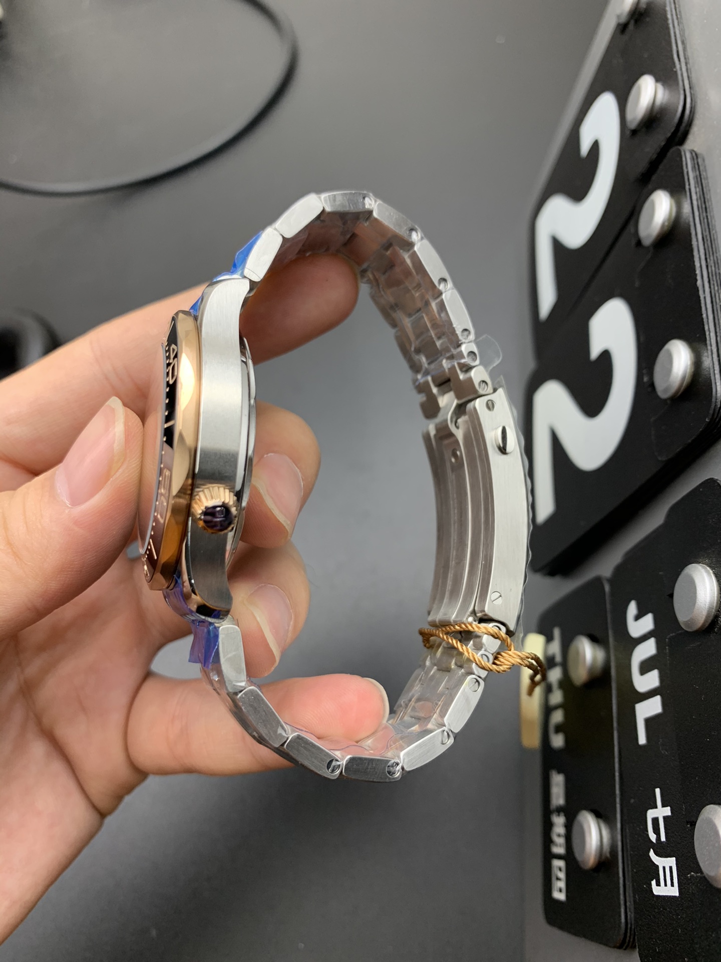 Omega 间金海马300