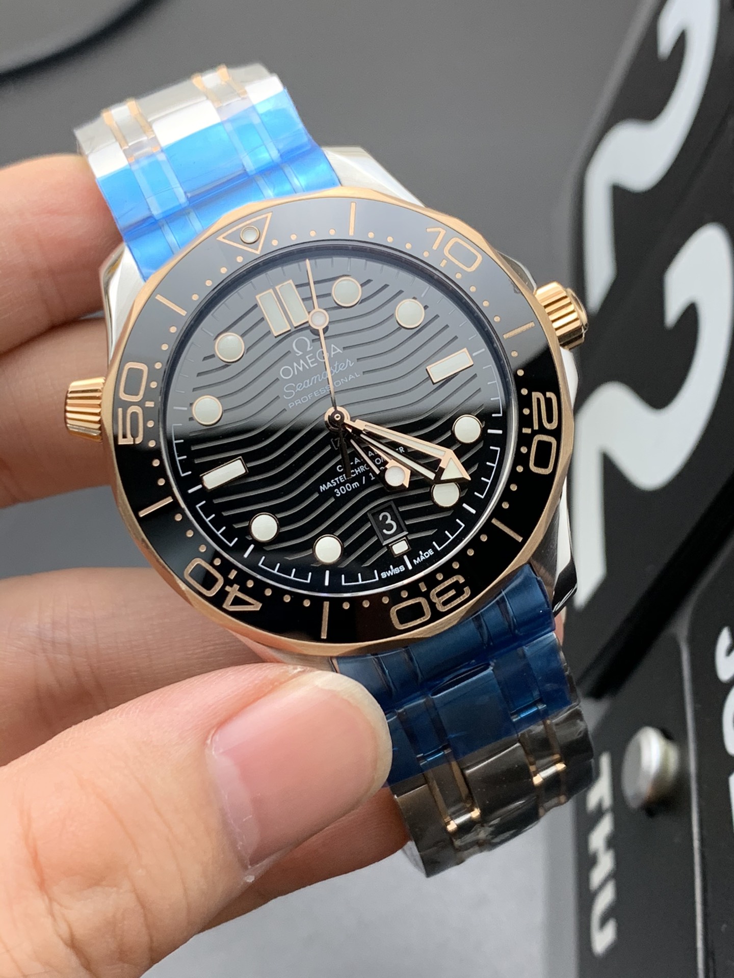 Omega 间金海马300