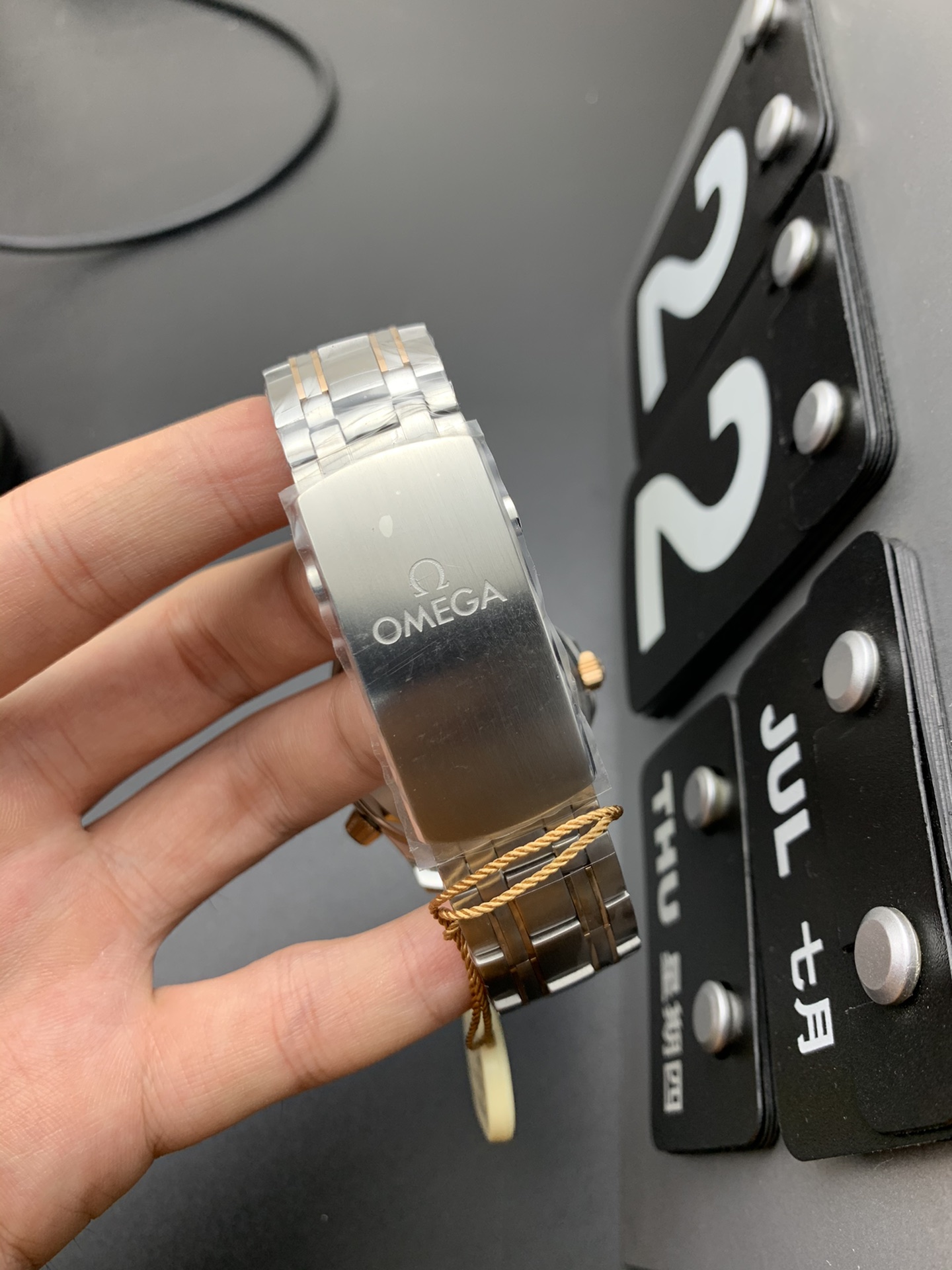 Omega 间金海马300