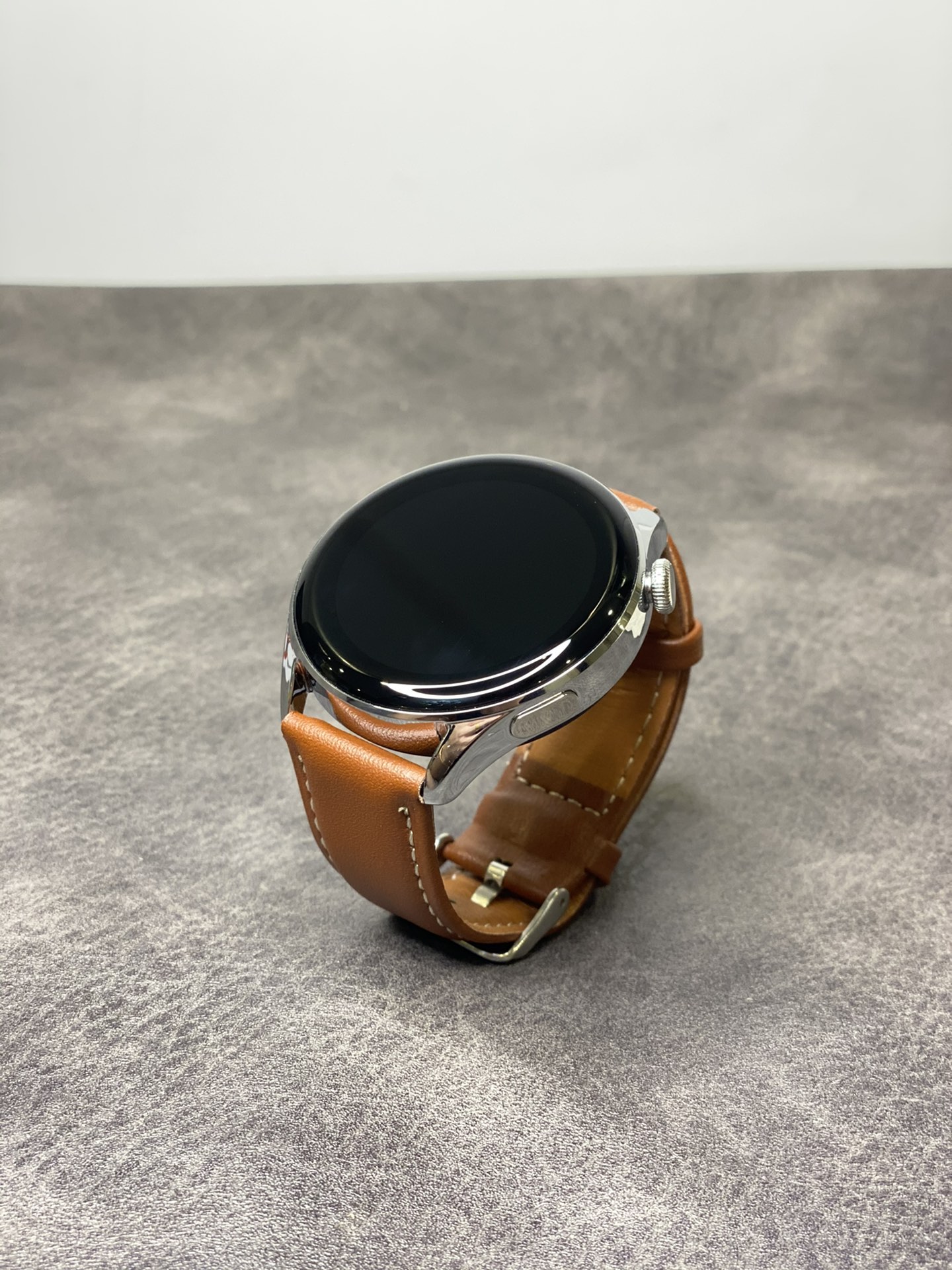 独家现货💯本地放💰230
华为HUAWEI Watch 3 智能手表
独家模具开发 外观按键全部同步原装
机身全陶瓷外壳材质 蓝宝触摸屏 1.5米深度防水
旋转表冠可切换主题 按压可操作功能界面
可支付宝离线支付 出门不用带手机也可买东西!
内置50多种主题 也可绑定手机app自定义壁纸
支持无线充电 放上即可充电 非常方便!
原装有的功能 基本都有 能满足日常需求
多运动模式 跑步 游泳 防丢提醒 久坐提醒 睡眠检测等
提供多国语言 可出口国外平台‼️
售后要求:屏幕保护膜不撕可以退换 保修三个月!