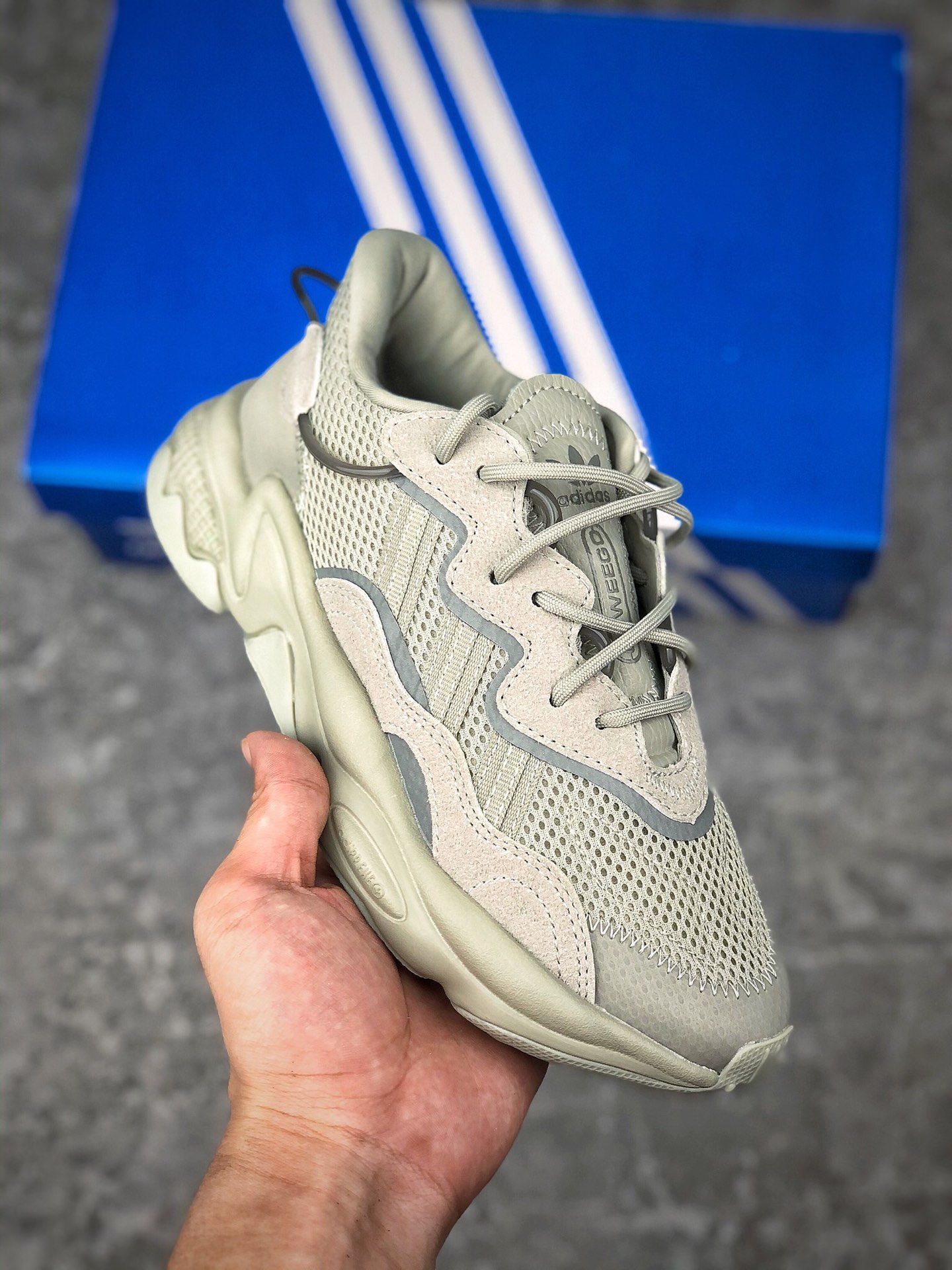  支持放店  
Adidas Originals Ozweego 简版椰子 
2021官方同步上架  货号：EE7002
三叶草3M反光复古 水管老爹鞋 
实体独立订单 中文盒标 同步专柜上架 
Size：36 36.5 37 38 38.5 39 40 41 42 42.5 43 44 44.5 45