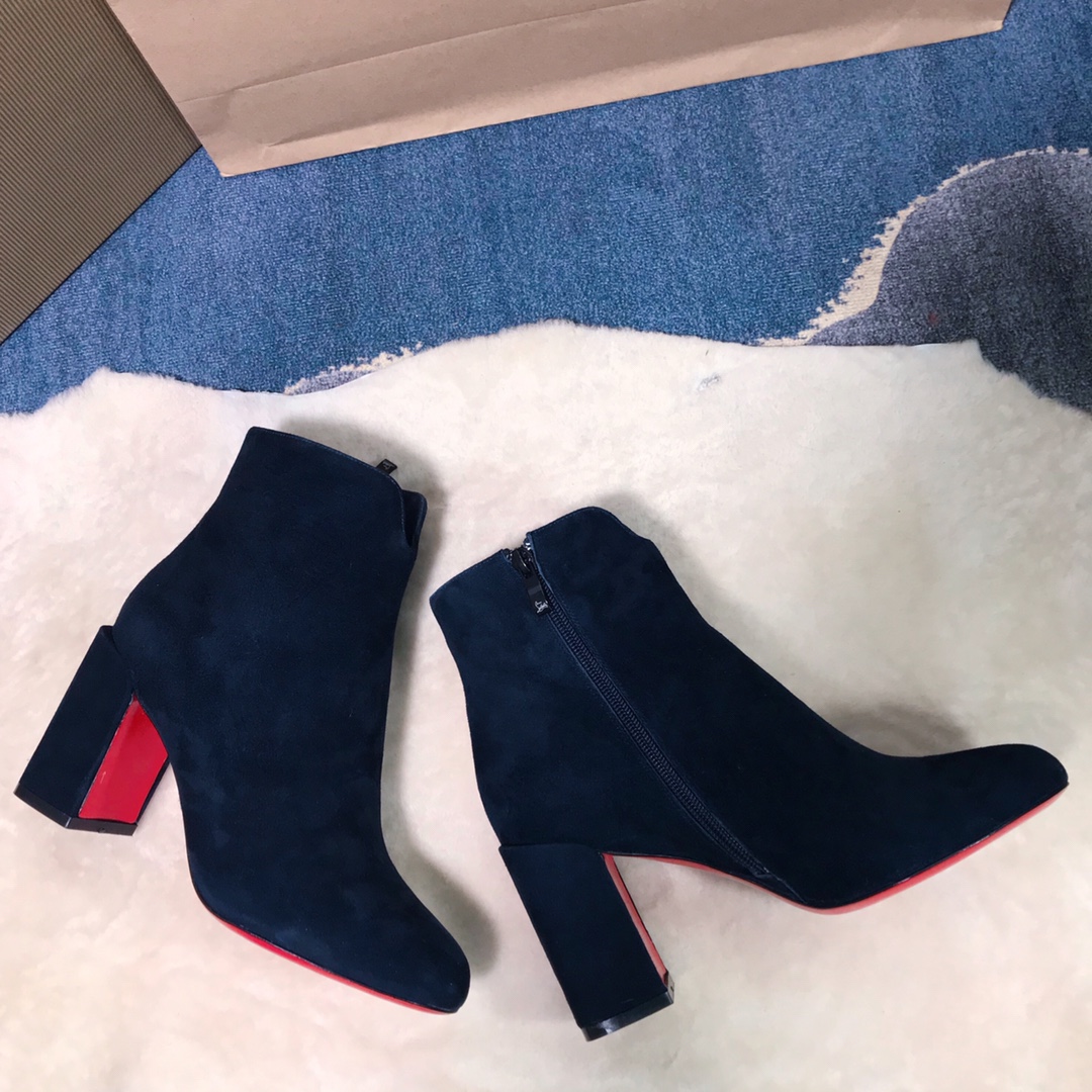 NO:337197,High-end customized autumn and winter boot series!  H8.5Cm, size 35-42. Private mold trademark zipper, 31-09 Baolan Sheep Clip, customized products are not refunded or exchanged, the official website is synchronized. Standard European code Reference:31-09 Color:blue Material:veau velours Lining:goat leather Heel height:8.5Cm Sole:leather sole Size:EU 35-42 (US 4-11):,,christian louboutin,boots,sheep19860909高端订制一秋冬靴系列！ H8.5Cm,尺码35-42码.私模商标拉链,31-09宝蓝羊猄,订制款不退不换,官网同步. 标准欧码 Reference:31-09 Color:blue Material:veau velours Lining:goat leather Heel heigh:8.5Cm Sole:leather sole Size:EU 35－42（US 4一11) :,,christian louboutin,boots,sheep,Women's Shoes