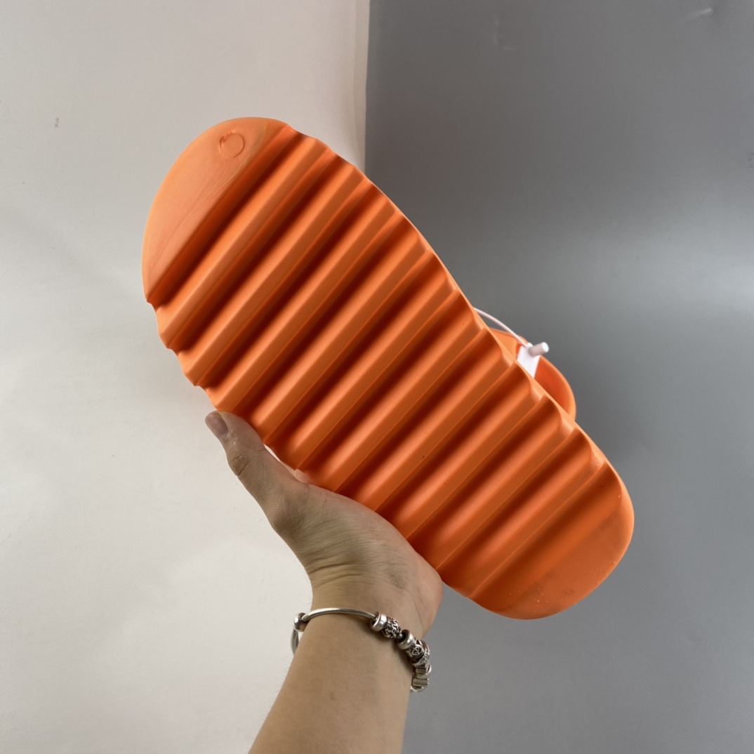 P150  Kanye West x Yeezy Slide 侃爷再度联乘 椰子拖鞋GZ0953