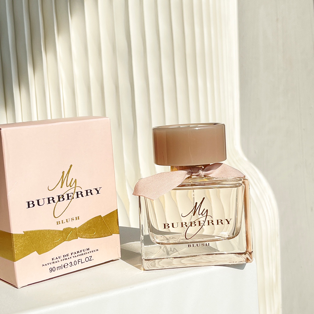 NO:811146,Burberry My Burberry Flower Scarlet 90ml Attributes Women's Fragrance Fragrance Floral Top Notes Pomegranate Lemon Middle Notes Apple Rose Geranium Base Notes Wisteria Jasmine, Perfume, Burberry19860909Burberry 博柏利 我的博柏利花之绯90ml 属性女香 香调花香调 前调石榴 柠檬 中调苹果 玫瑰 天竺葵 后调紫藤 茉莉,香水,burberry,accessory