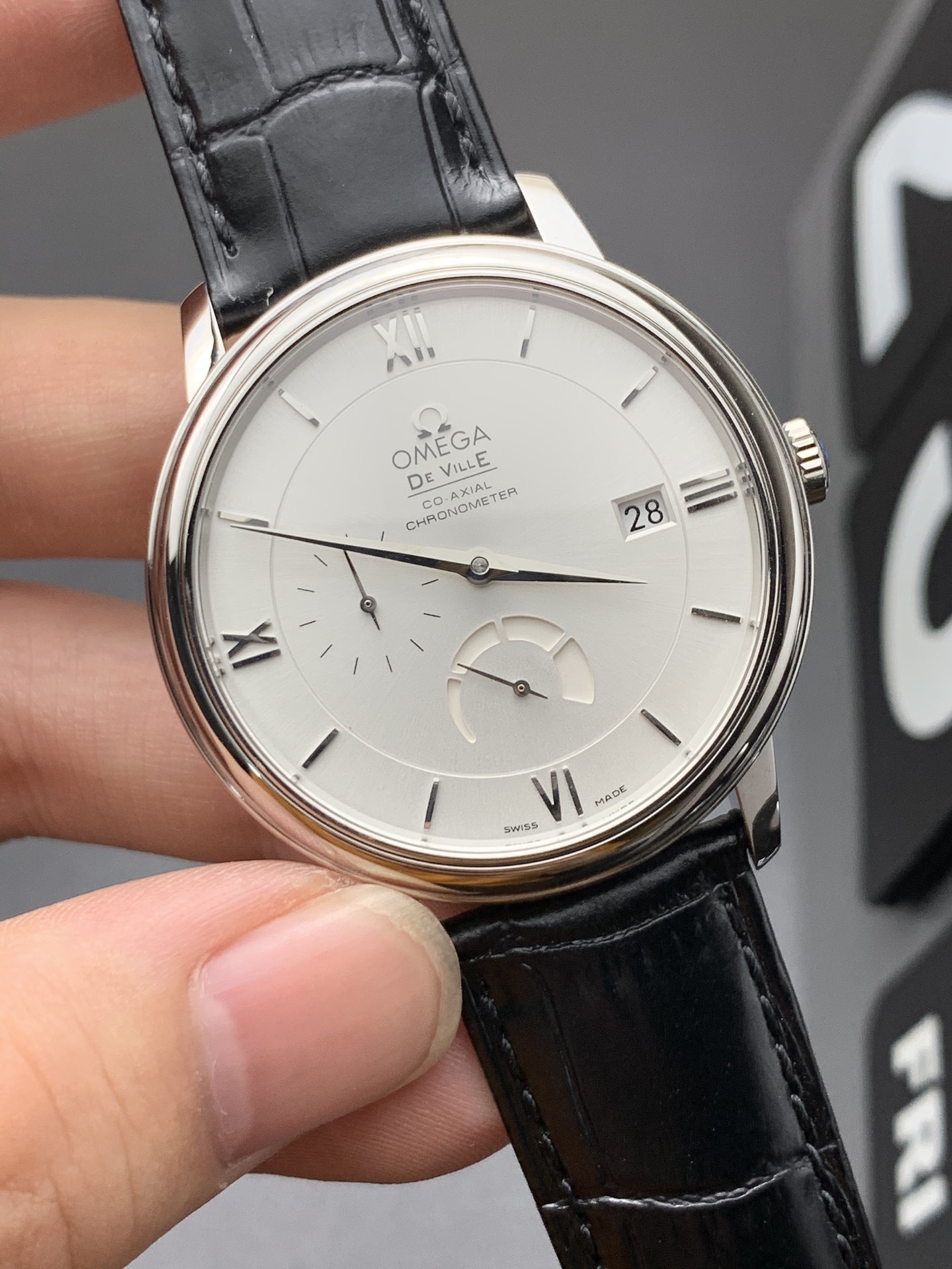 Omega 动显蝶飞