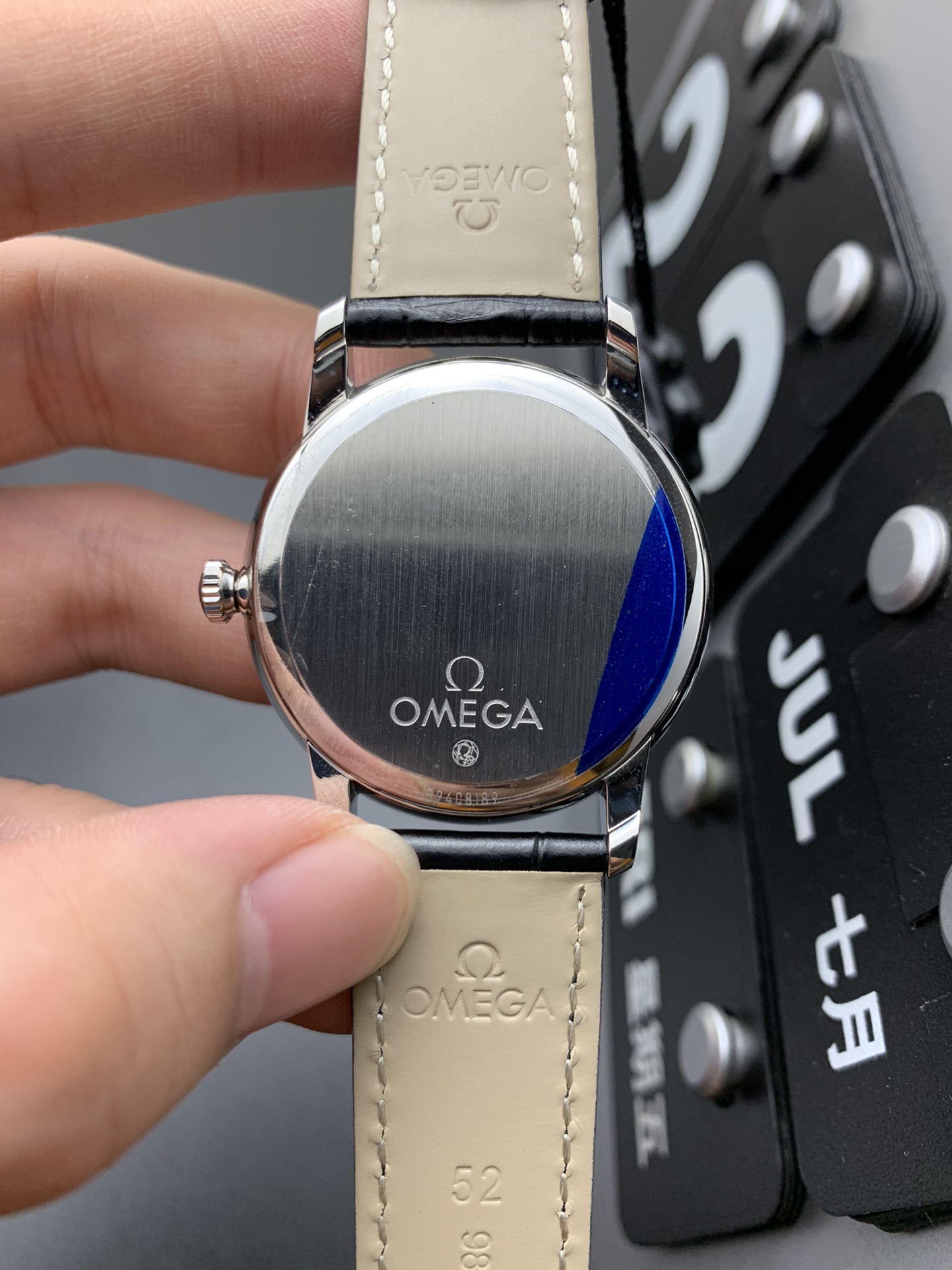 Omega 动显蝶飞
