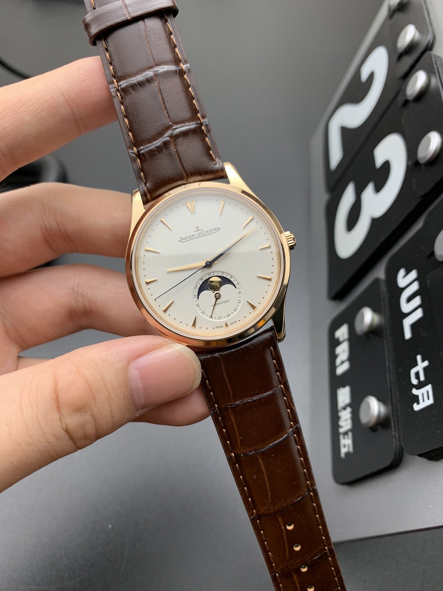 Unknown GF 玫瑰金月相大师