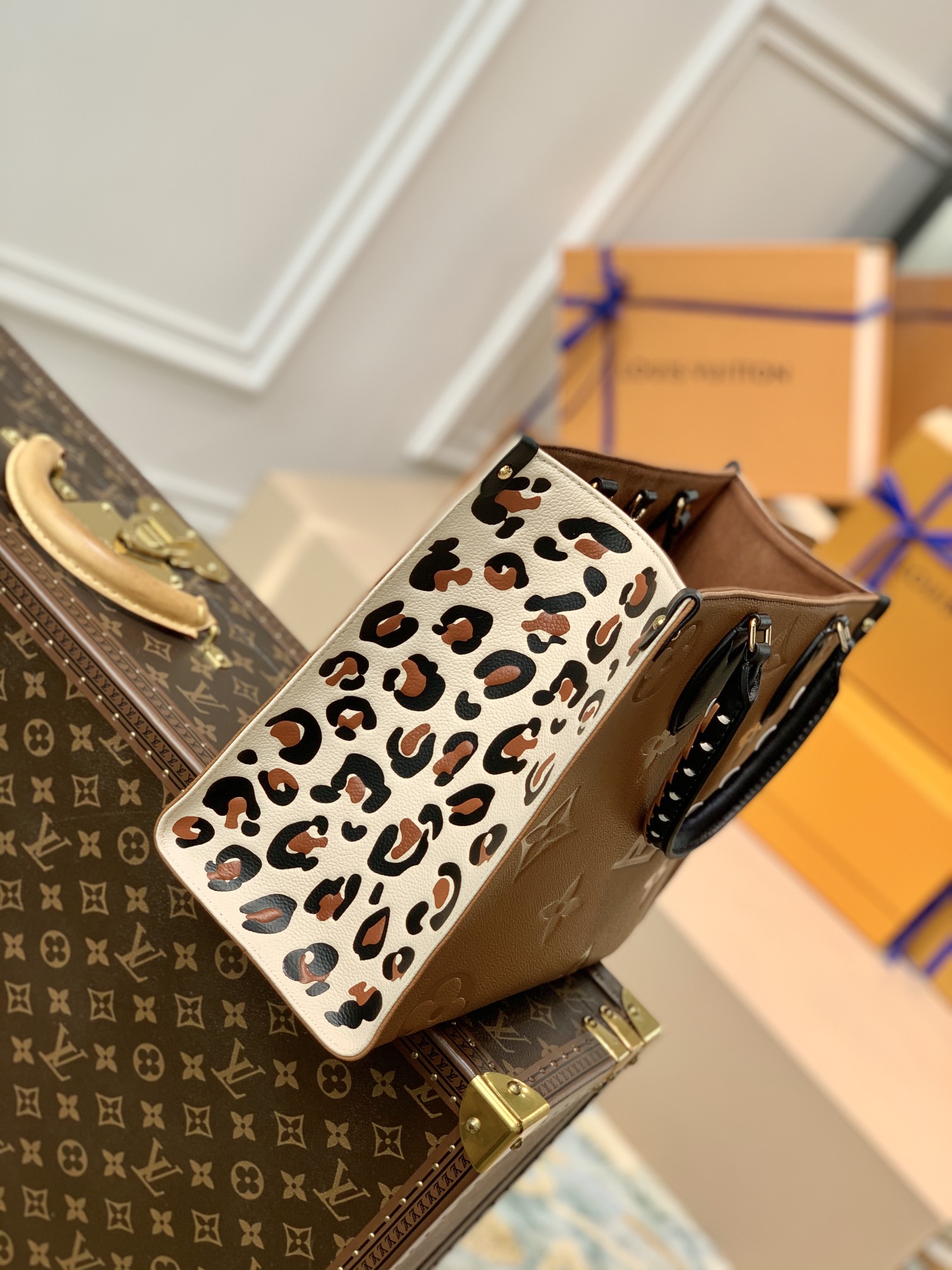 Louis Vuitton LV Onthego MM 豹纹印花托特包 M58521焦糖色
