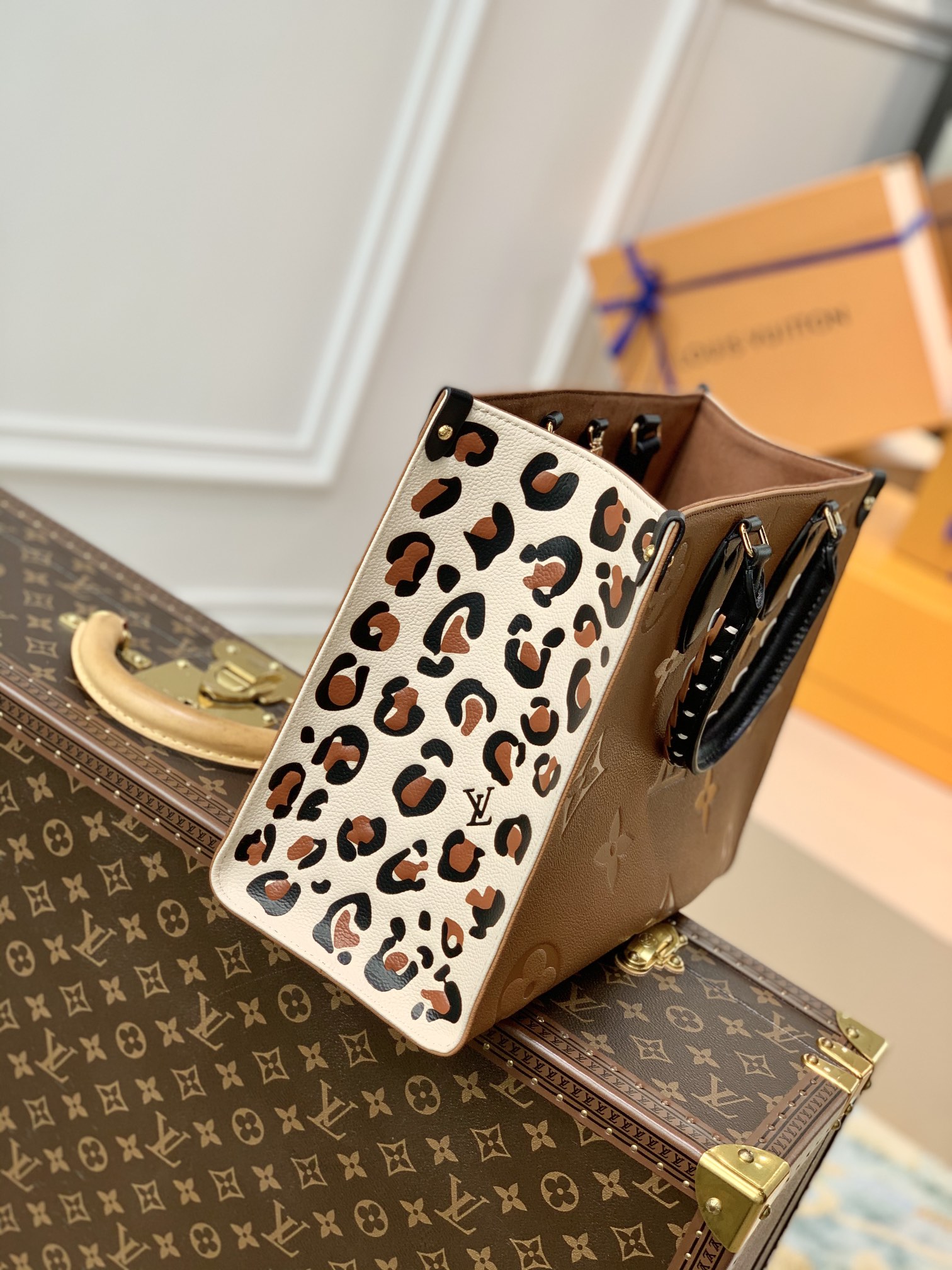 Louis Vuitton LV Onthego MM 豹纹印花托特包 M58521焦糖色