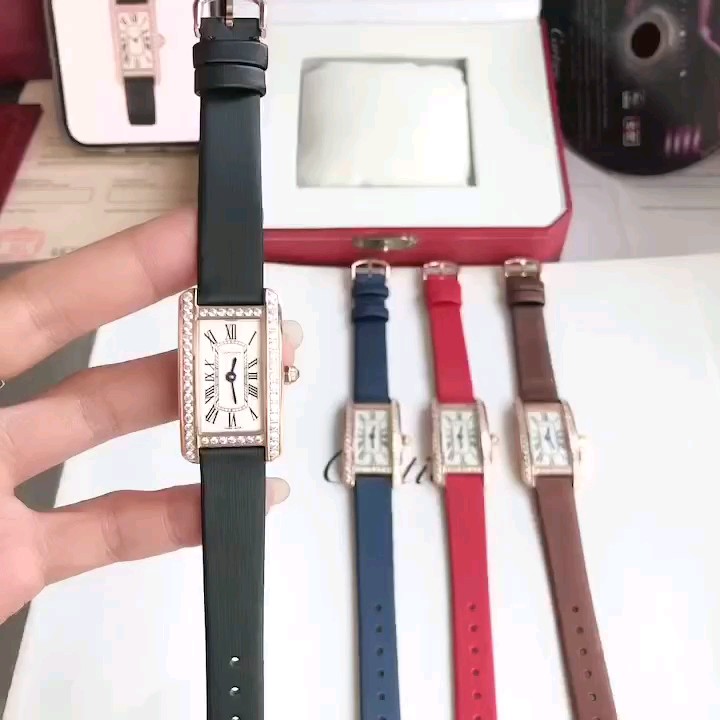 Cartier 卡地亚坦克系列 小号表款