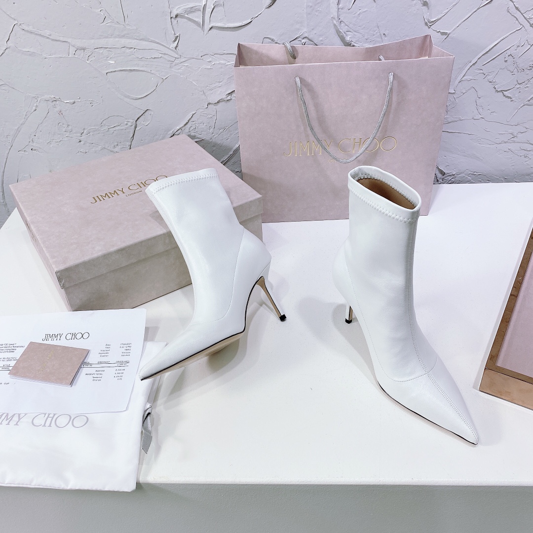 “Jimmy Choo21 High-Quality Boots: Italian Fashion with Pointy Design and Comfort” - 图片 3