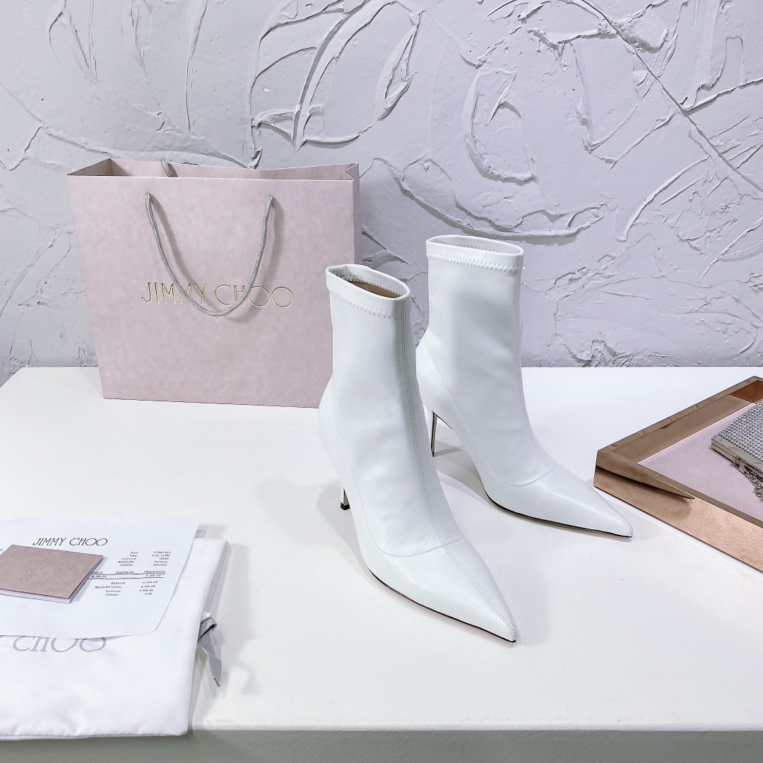 “Jimmy Choo21 High-Quality Boots: Italian Fashion with Pointy Design and Comfort” - 图片 8