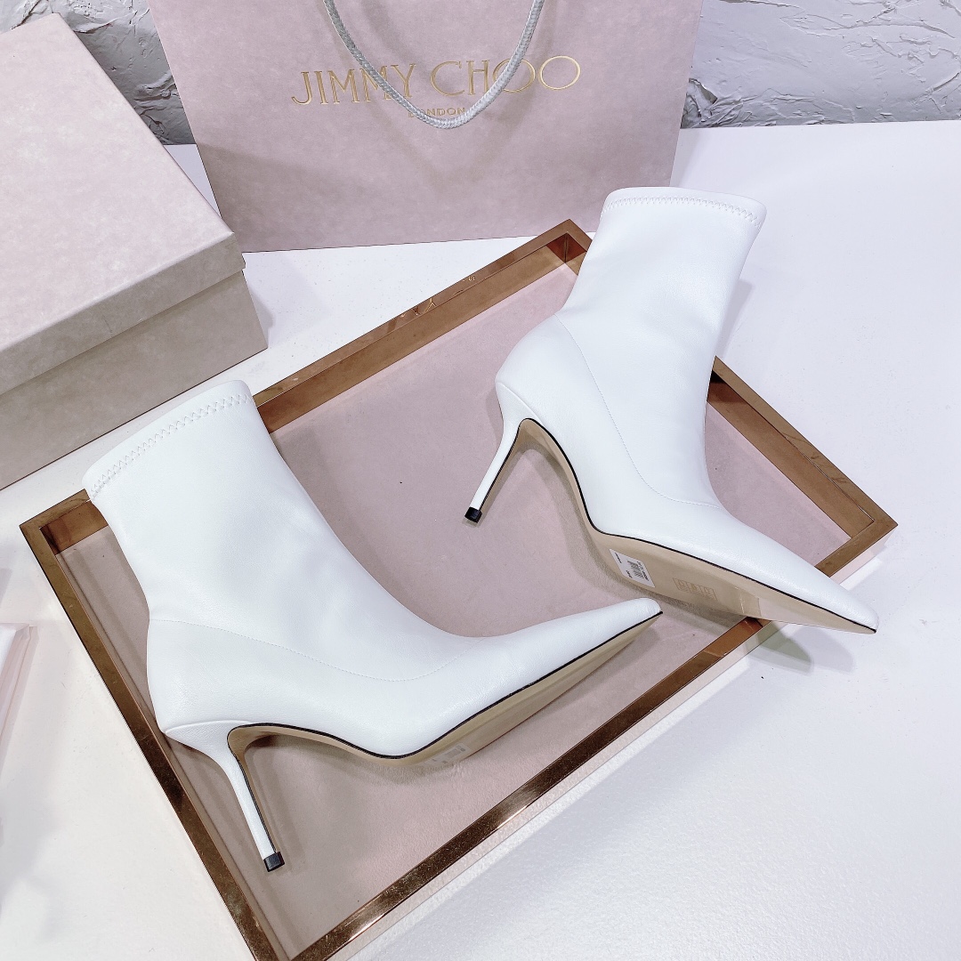 “Jimmy Choo21 High-Quality Boots: Italian Fashion with Pointy Design and Comfort” - 图片 2