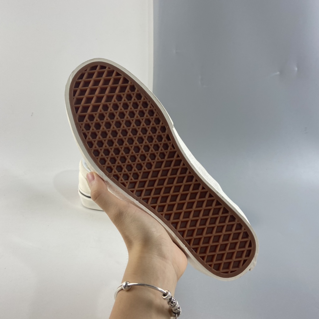 P140  VANS Slip on 范斯安娜海姆经典一脚蹬男女纯色低帮休闲板鞋帆布鞋 VN0A3JEXQWP