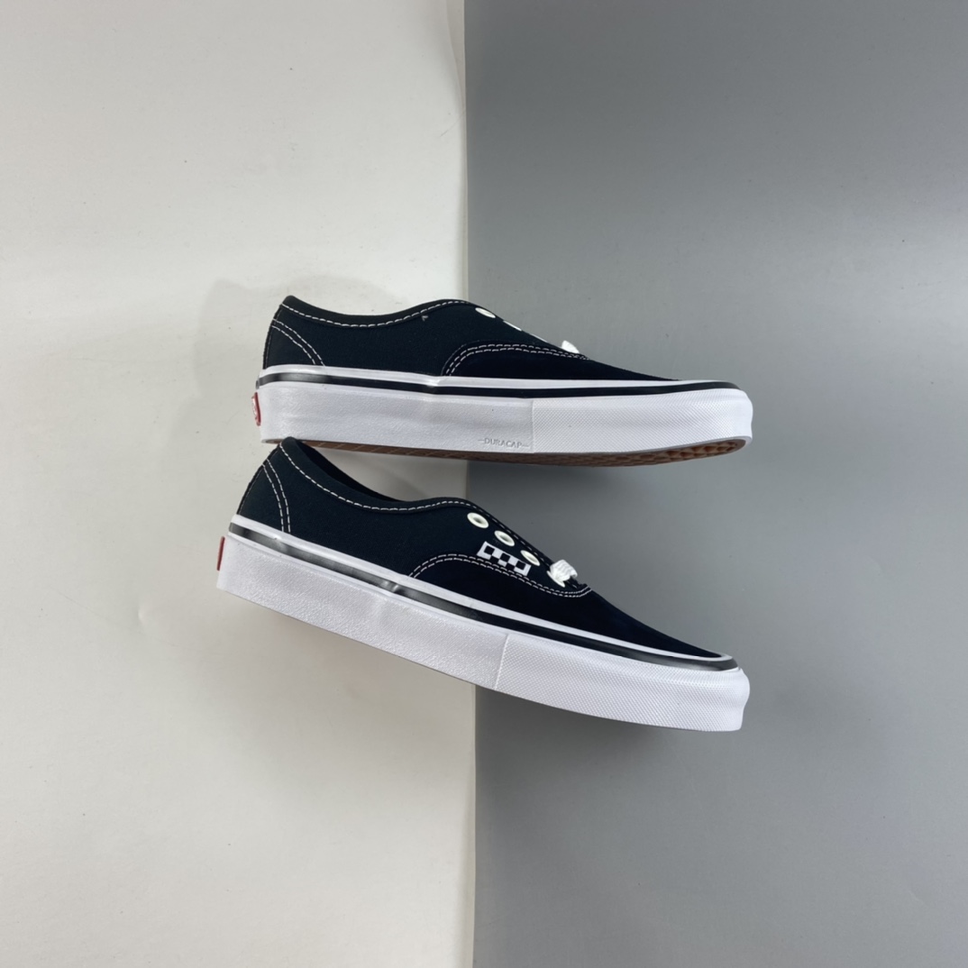 P140   VANS  Authentic PRO 男女低帮黑色/白色滑板鞋板鞋 VN0A5FC8OFW