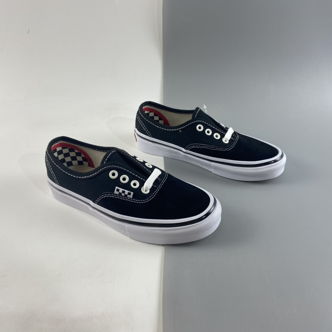 P140   VANS  Authentic PRO 男女低帮黑色/白色滑板鞋板鞋 VN0A5FC8OFW