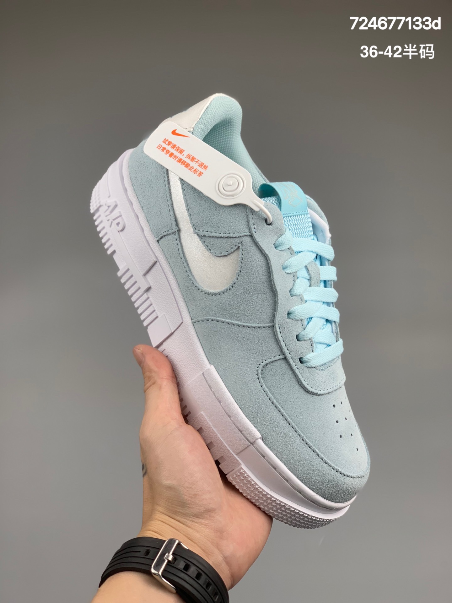 
Nike Air Force 1 AF1 空军一号板鞋/低帮 解构 薄荷绿头层牛皮 内置原厂3/4气垫 中底注胶空 钢印齐全 原盒原标尺码：36 36.5 37.5 38 38.5 39 40 40.5 41 42
货号：DH3855-400 
编码:724677133d