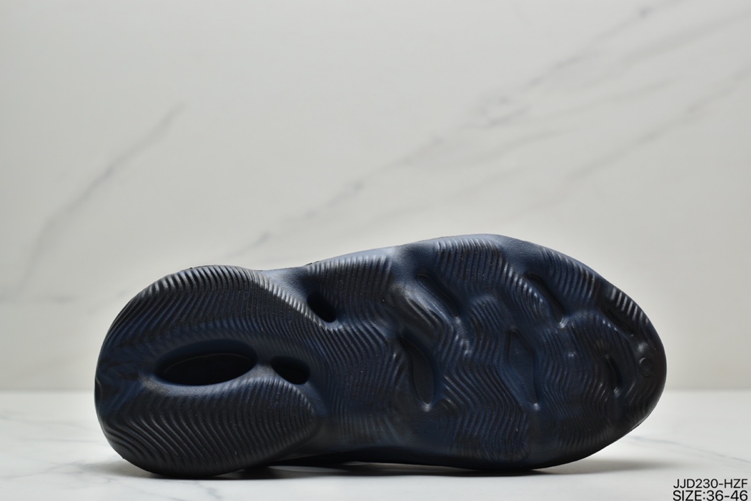 130 YEEZY Foam Runner ”MXT Moon GRey 椰子洞洞鞋