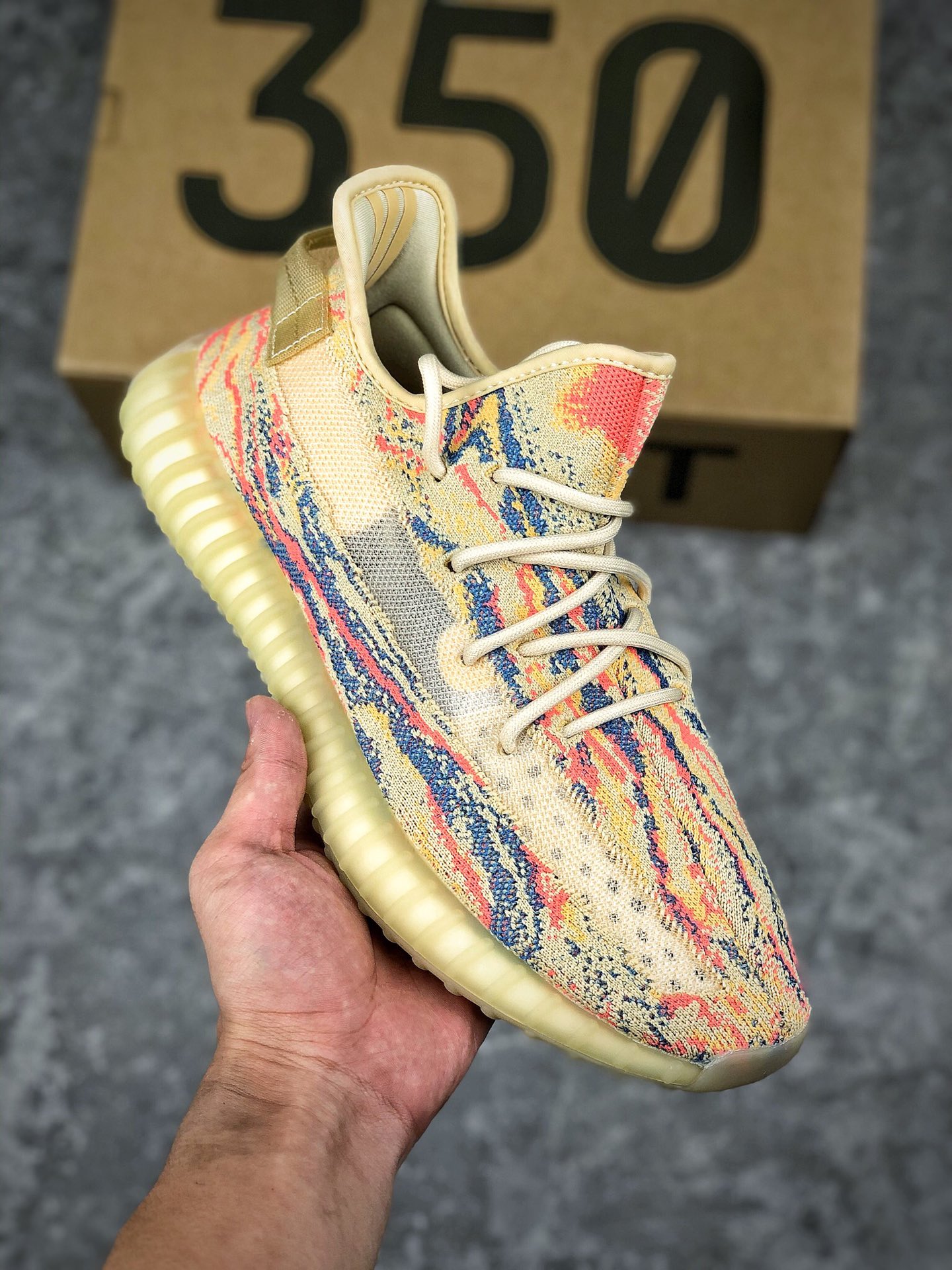  支持放店
原装Yeezy 350V2 