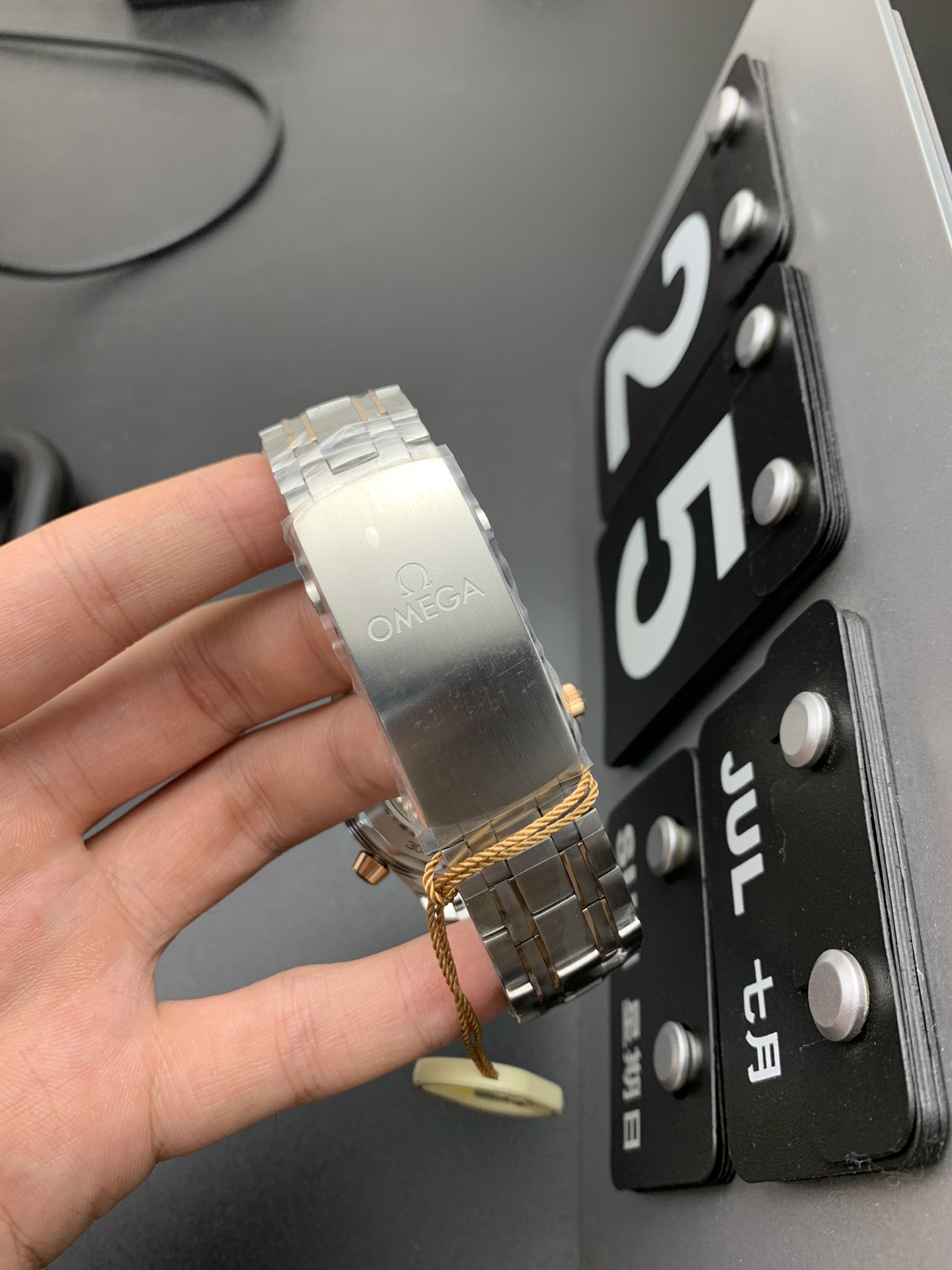 Omega 间玫瑰金海马