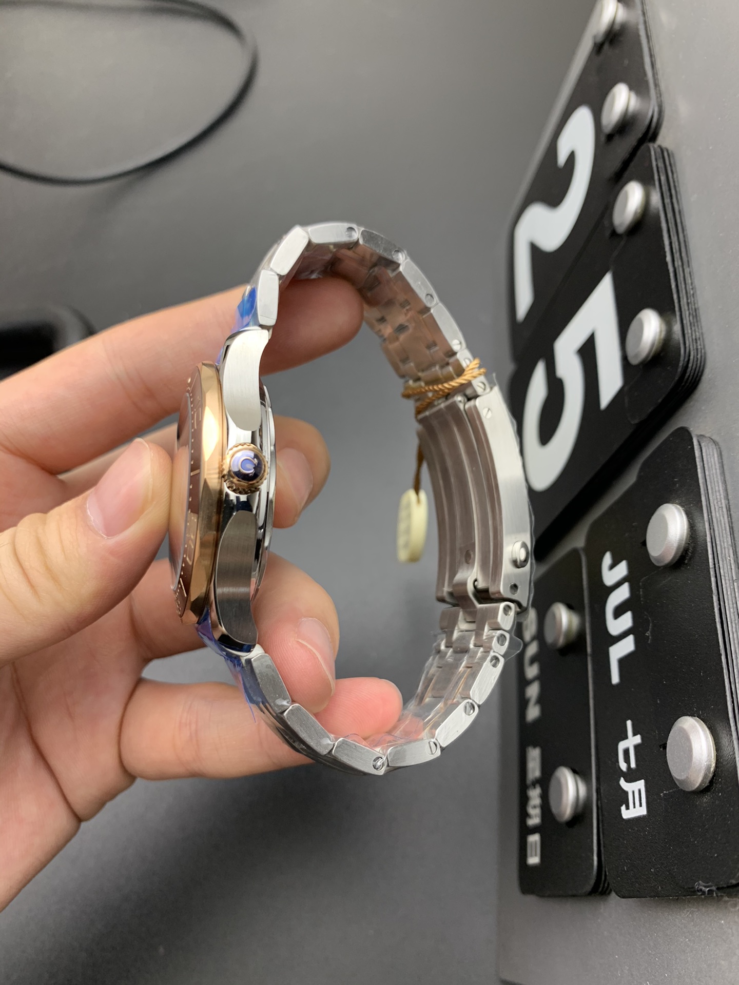 Omega 间玫瑰金海马