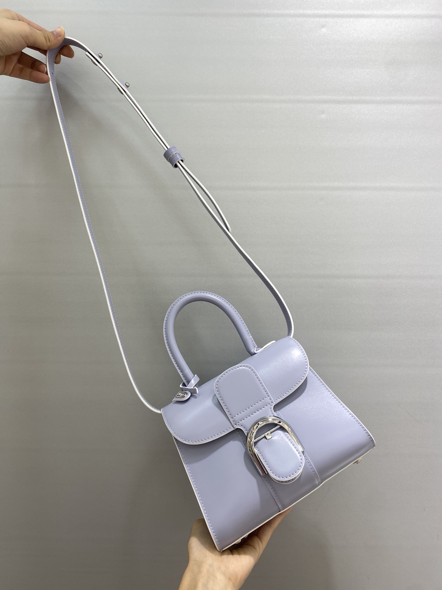 Delvaux Product _dp_qfVGqm_tCpjdmJcM8w-SErGAOPNABTujoTbg