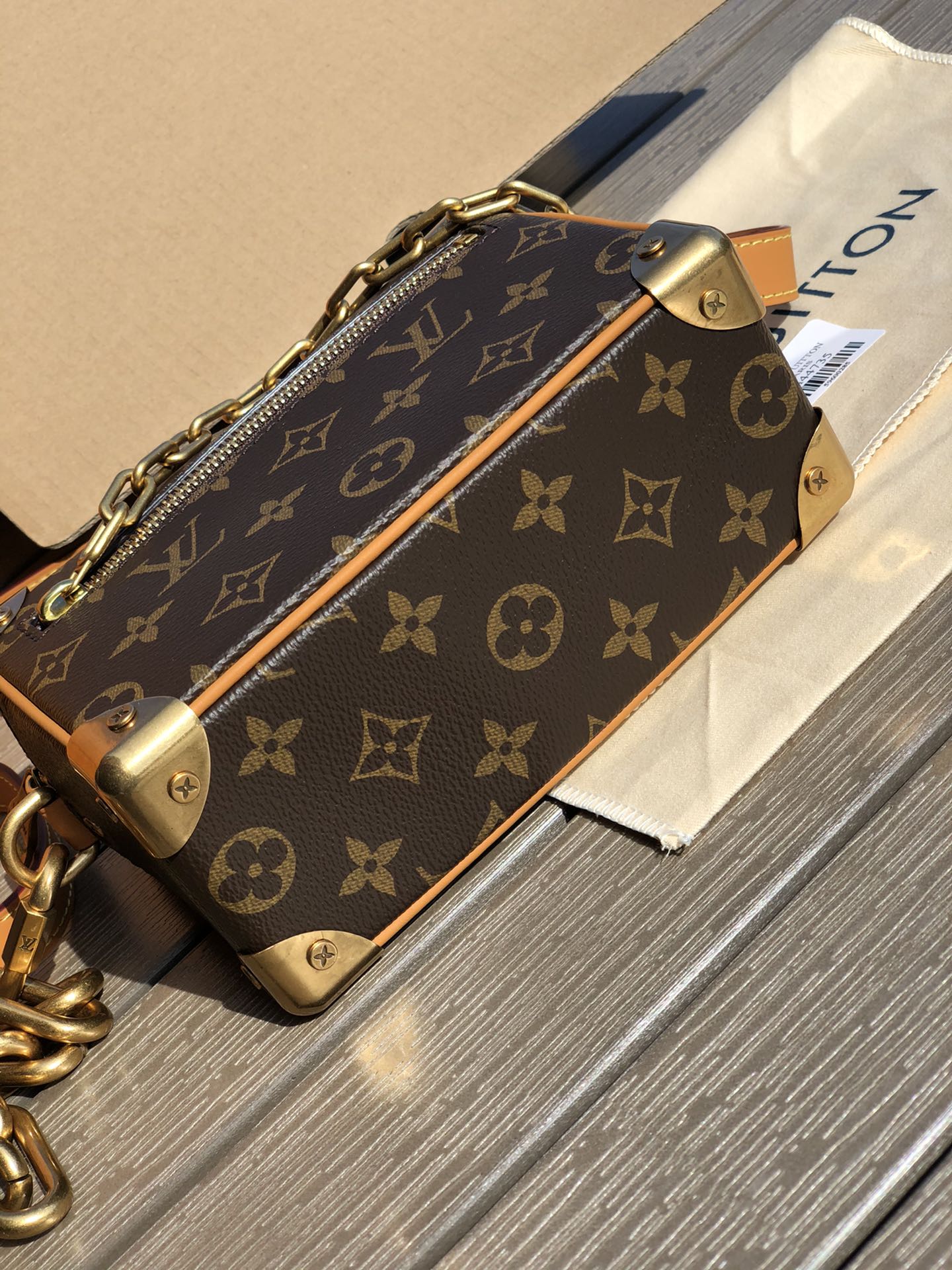 非市场普通货 进口皮料半钢五金 m68906尺寸：18.5×13×8cmLV海外渠道资源特供Mini S