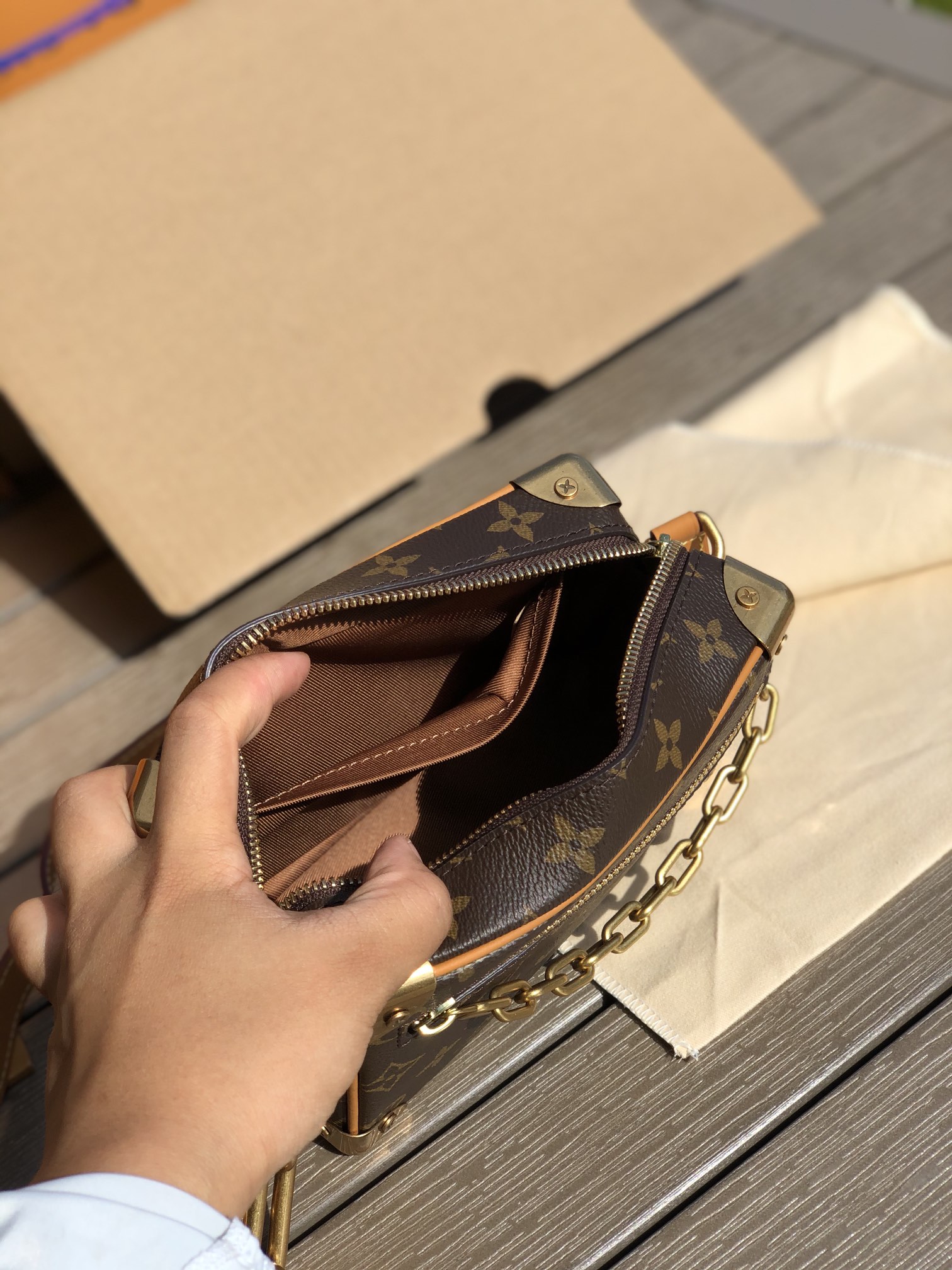 非市场普通货 进口皮料半钢五金 m68906尺寸：18.5×13×8cmLV海外渠道资源特供Mini S