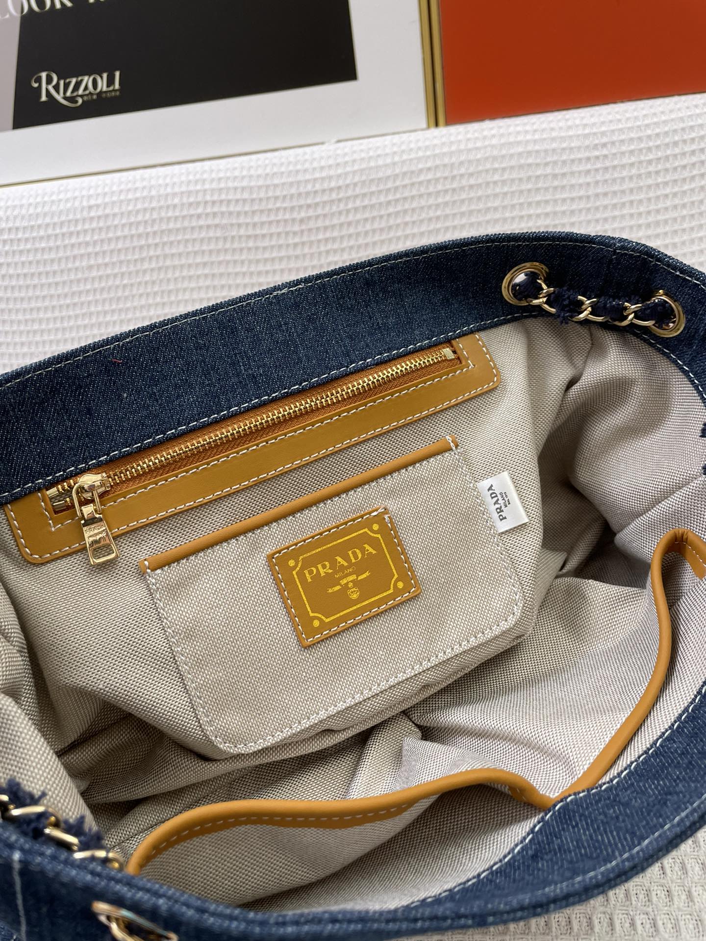 320  Prada 宝藏级中古系列 牛仔流浪包