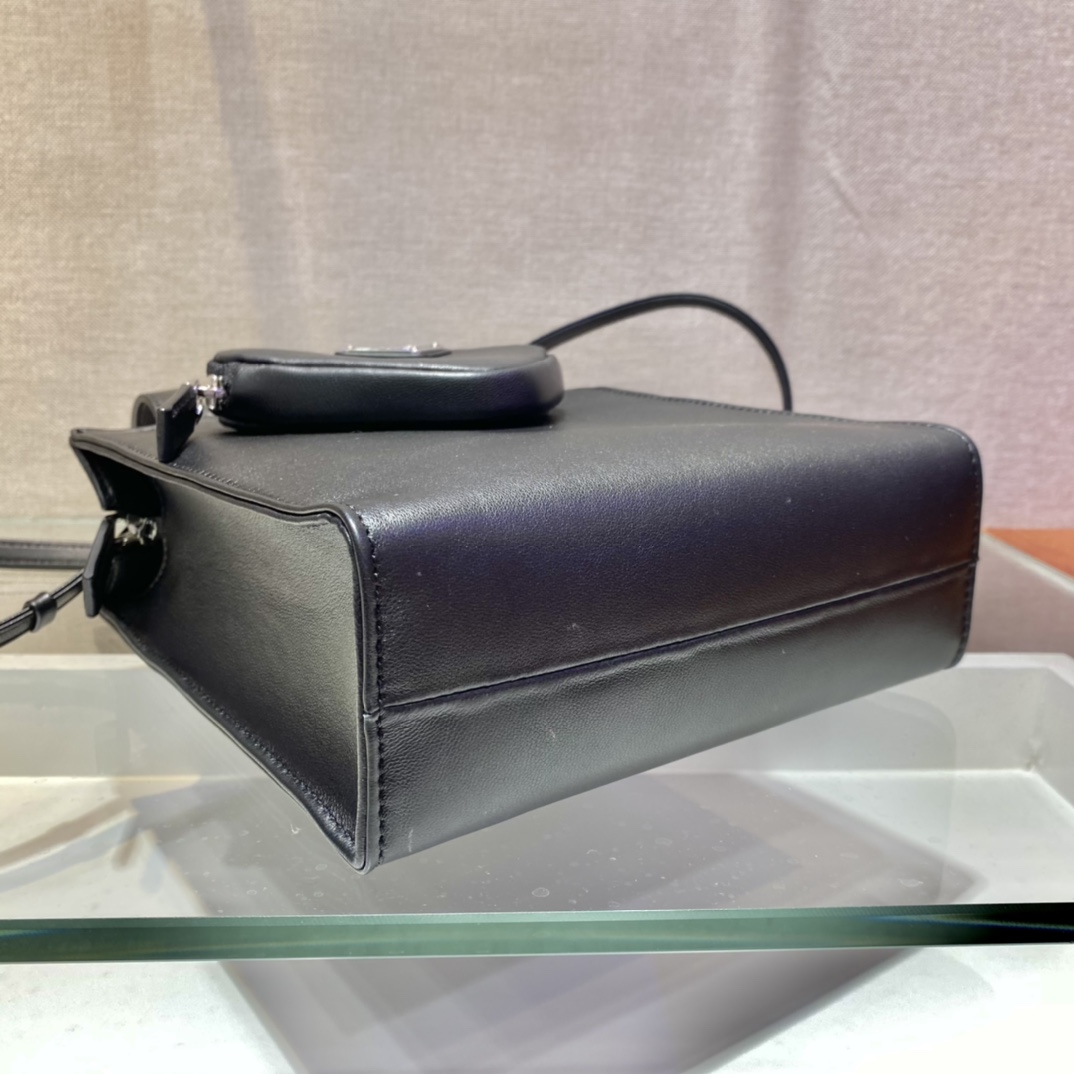 PRADA普拉达进口小羊皮女士托特包1BG418