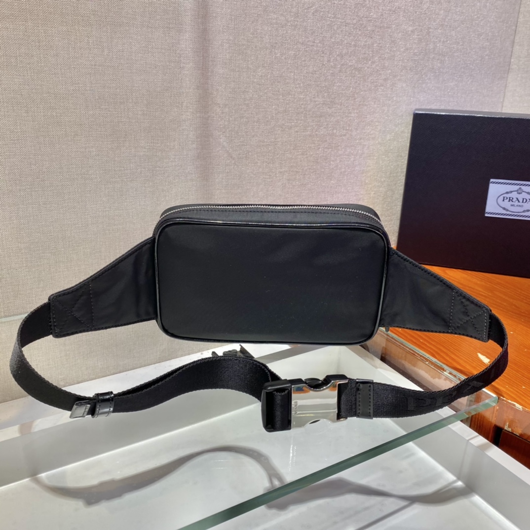 PRADA普拉达Re-Nylon再生尼龙材质新款腰包/胸包2VL977