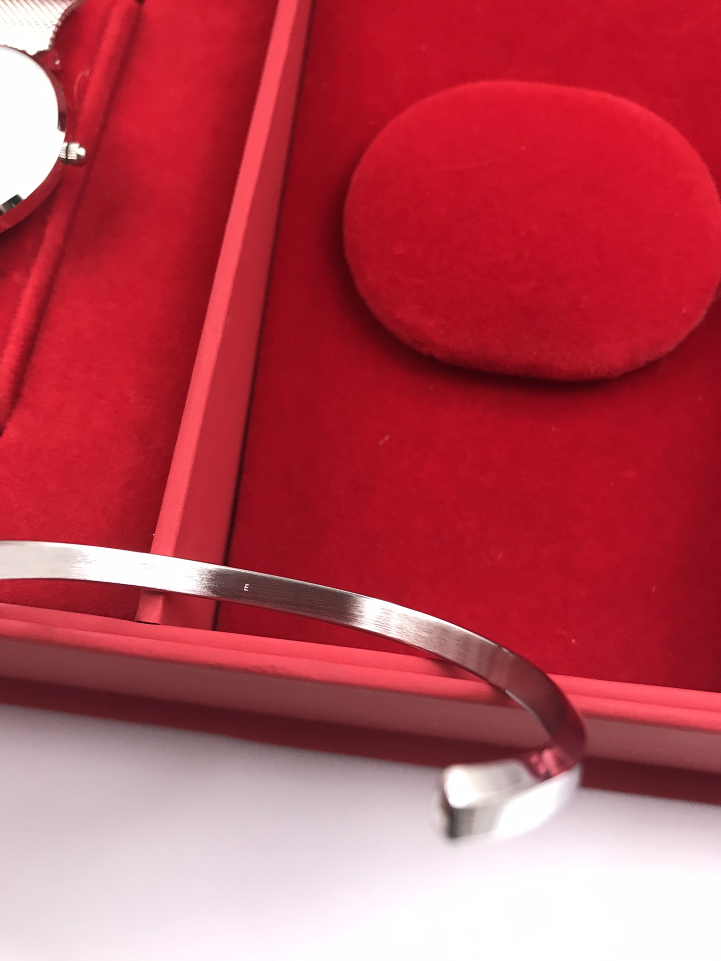 「💰140原单货❗抖音、小红书爆款🔥」“情人节礼品”数量有限现货主推[勾引]正品品质爆版DW套装！手表与手镯款式任意选择。送爱人 送情人绝对够大气[色]