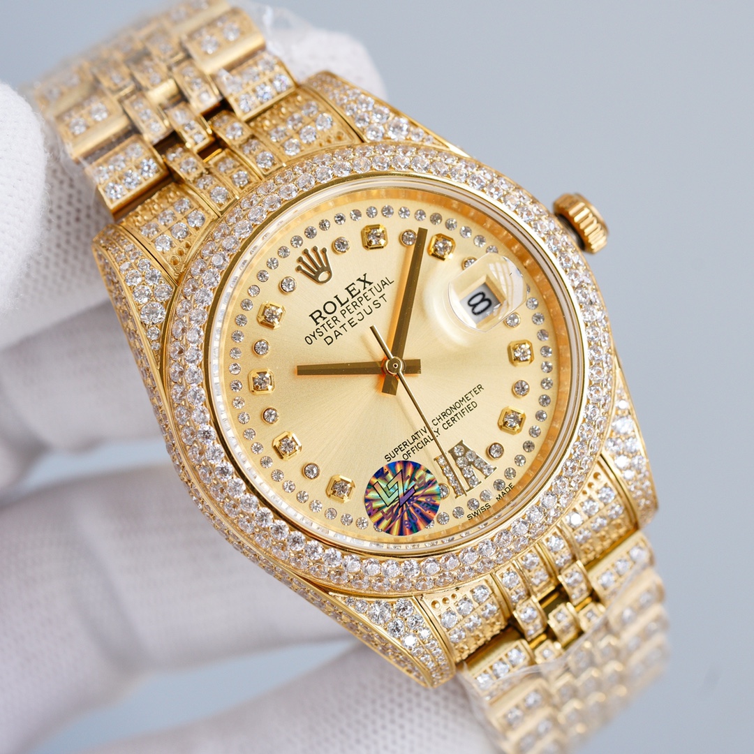 NO:553307,High-definition real shot, replica version of the logbook, full of diamonds, luxury version of Rolex with 18k nanotechnology!  5 sets of original diamond straps!  Carefully crafted with + AAA zircons!  Be sure that the inlaying process is not the ordinary diamond setting process on the market!  !  (If diamonds fall out due to non-human factors within 5 years, they will be replenished free of charge), which makes the sparkling effect under the light even better!  Best for gift giving!  Brand new with 5 sets of full diamond steel belts!  41mm original size, using fully automatic imported mechanical Japanese original movement (purely imported movement! Non-artificial 5-year warranty), sapphire scratch-resistant glass mirror, 18k vacuum plating that will never fade, the best luxury recommendation for gifts!  ,,rolex19860909高清实拍 复刻版日志满钻土豪版劳力士奢华18k纳米技术！5组满钻原装表带！+颗AAA锆石精心打造！认准镶嵌工艺非市面上贴钻普通工艺！！（非人为因素5年内掉钻免费补钻）使的灯光下闪耀效果更佳！送礼最佳！全新搭配5组满钻钢带！41mm原装尺寸,采用全自动进口机械日本原装机芯（纯进口机芯！非人为质保5年）,蓝宝石防刮花玻璃镜面,18k真空电镀永不掉色,送礼最佳奢华推荐！,,rolex,Watch