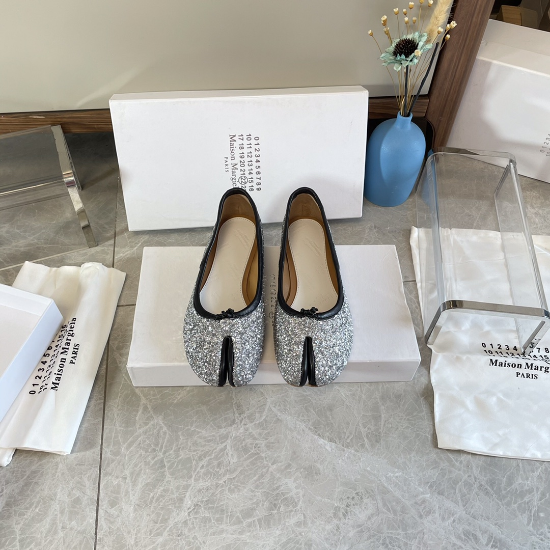 Maison Margiela Tabi Ballerina Flats Glitter Lambskin Leather Shoes 3 i1627293834 1706 0