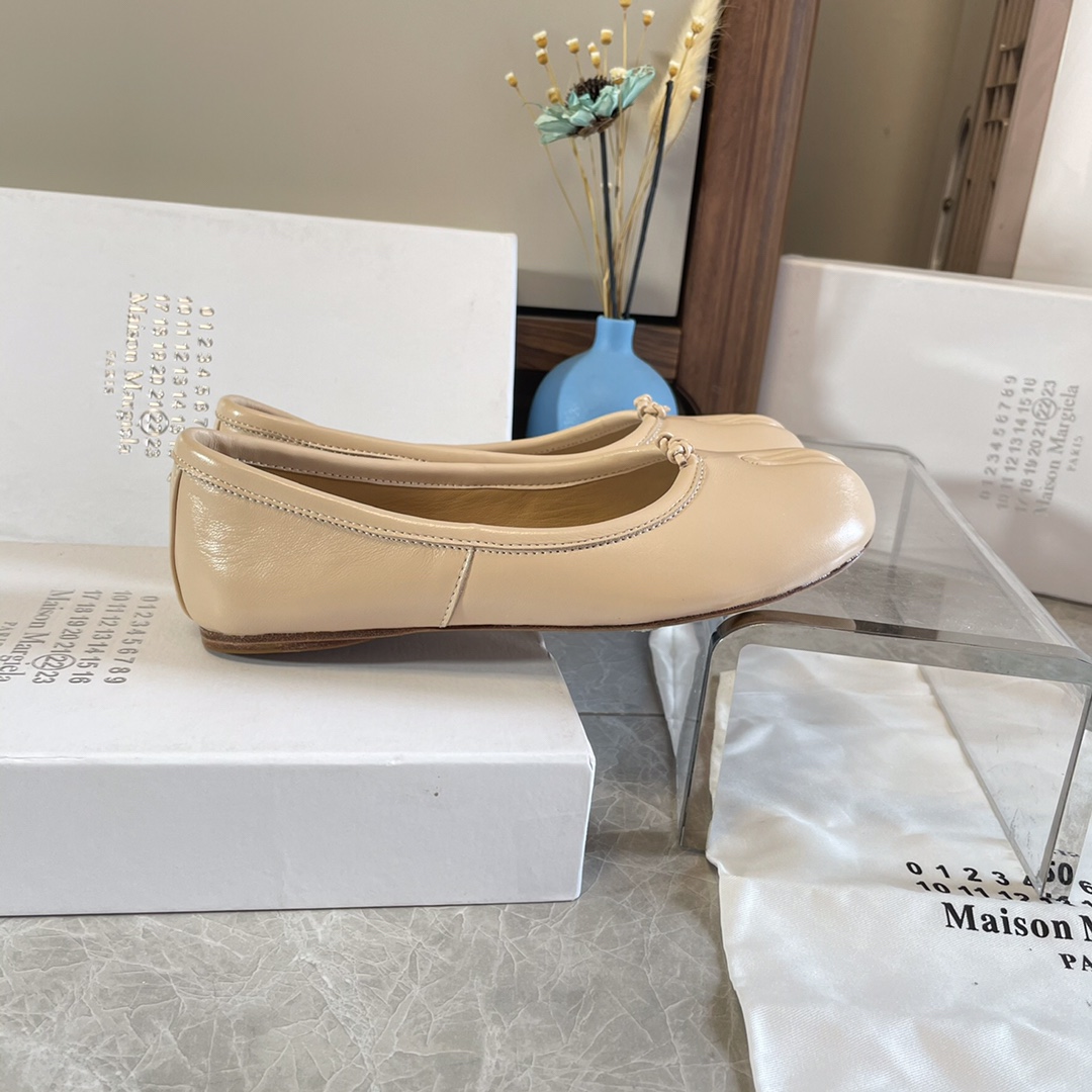 Maison Margiela Tabi Split-Toe Leather Ballet Flats, Beige, Size 35-40 9 i1627293869 8964 7