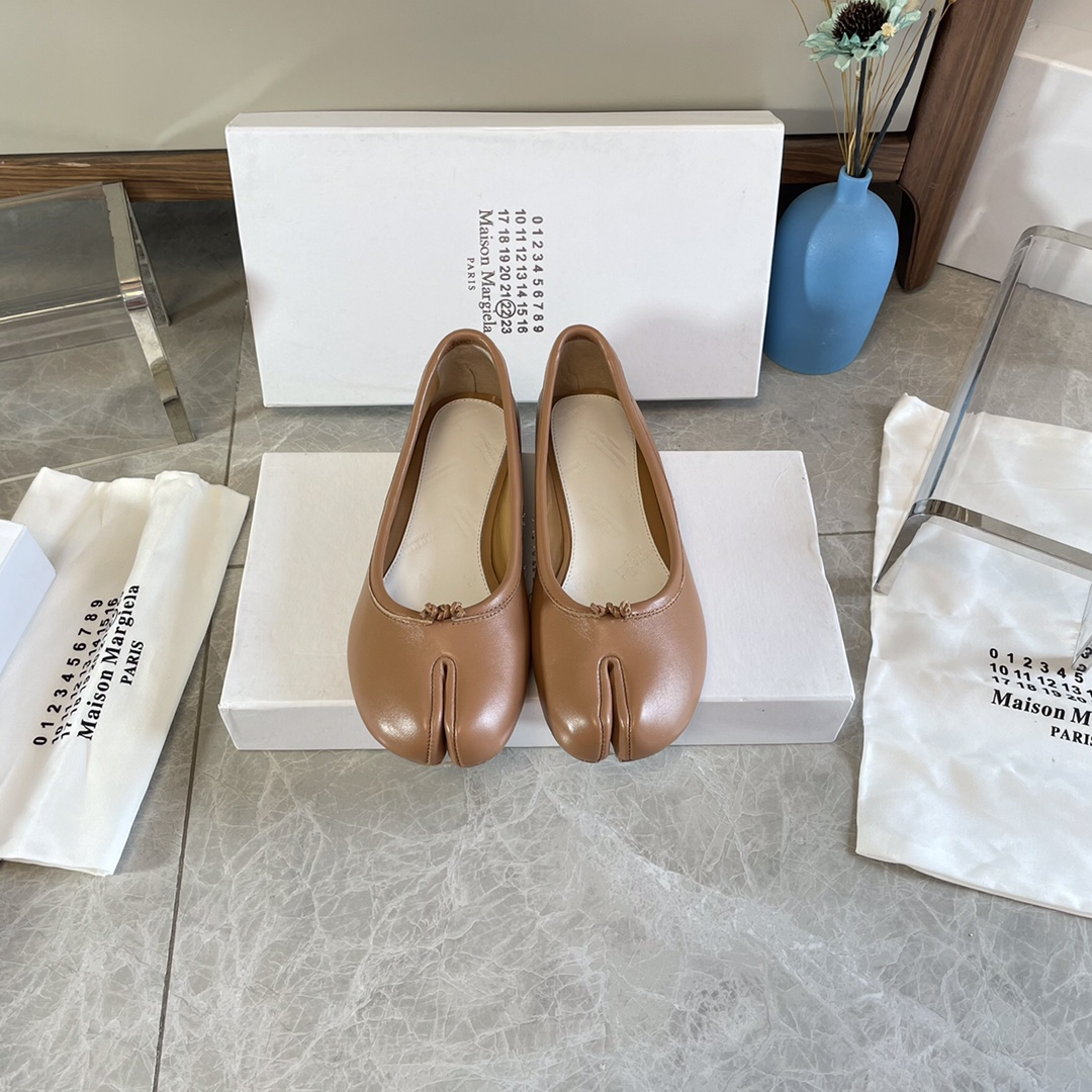 Maison Margiela Women's Tabi Leather Ballerina Shoes, Size 35-40 3 i1627293914 7715 0