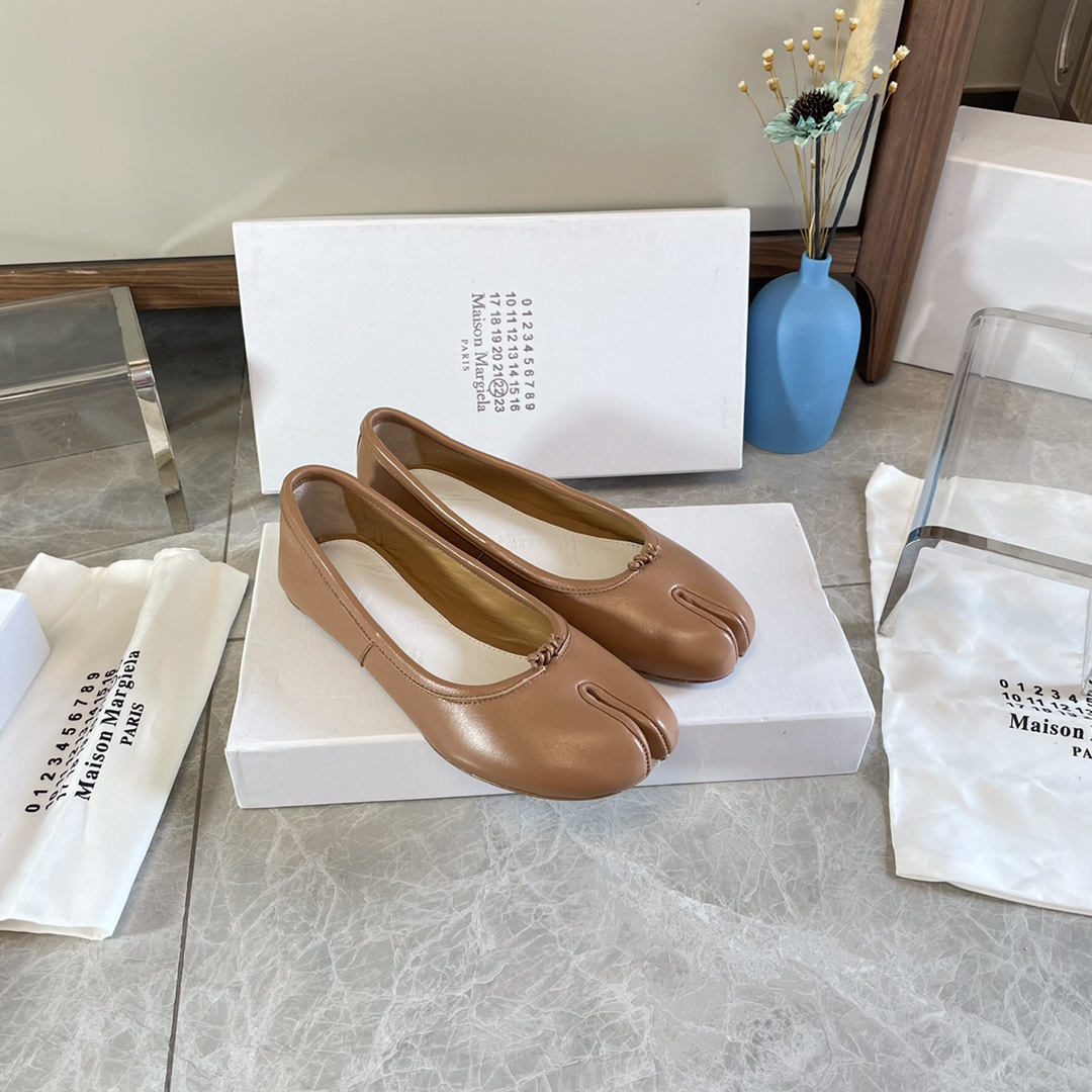 Maison Margiela Women's Tabi Leather Ballerina Shoes, Size 35-40 5 i1627293914 904 2