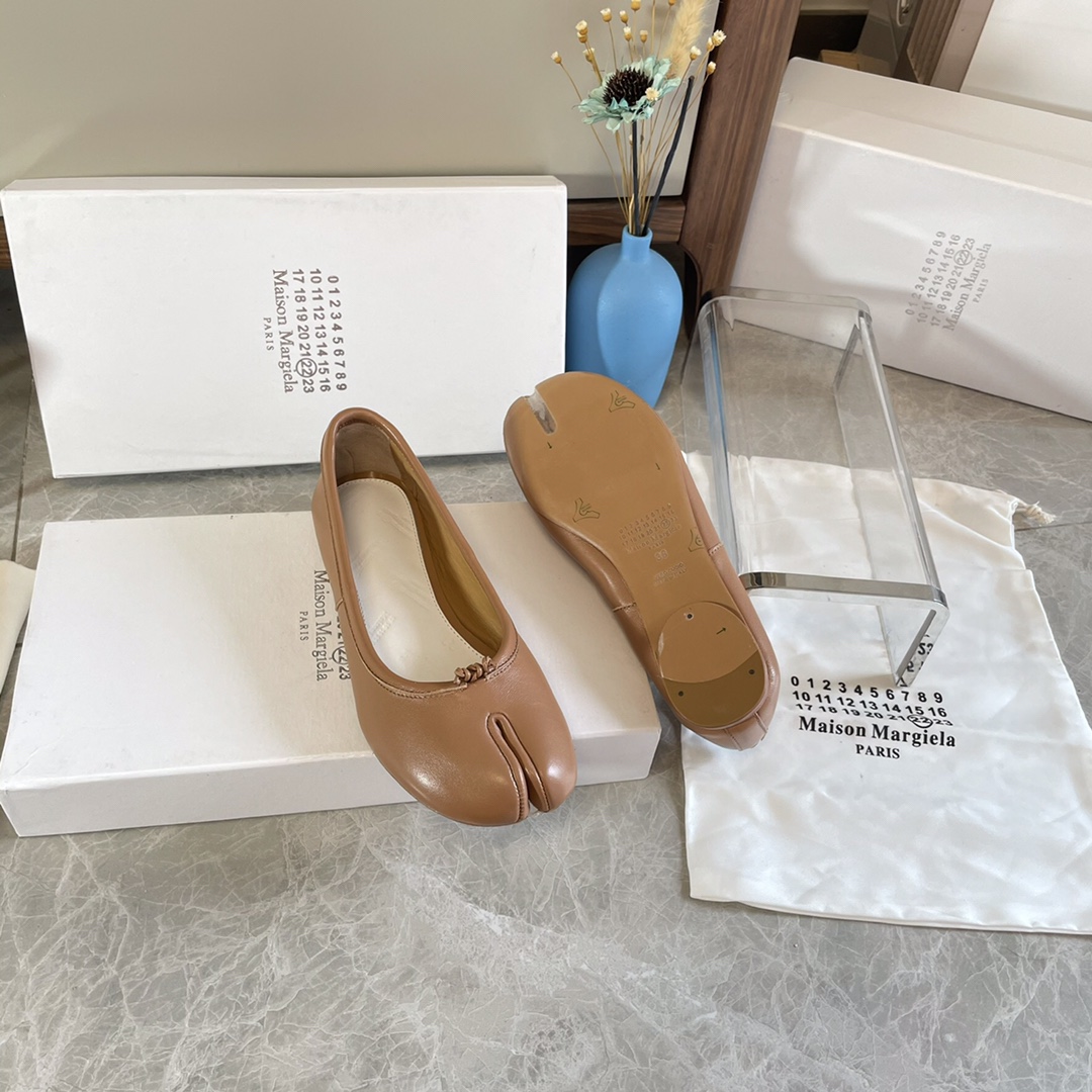 Maison Margiela Women's Tabi Leather Ballerina Shoes, Size 35-40 10 i1627293914 9385 8