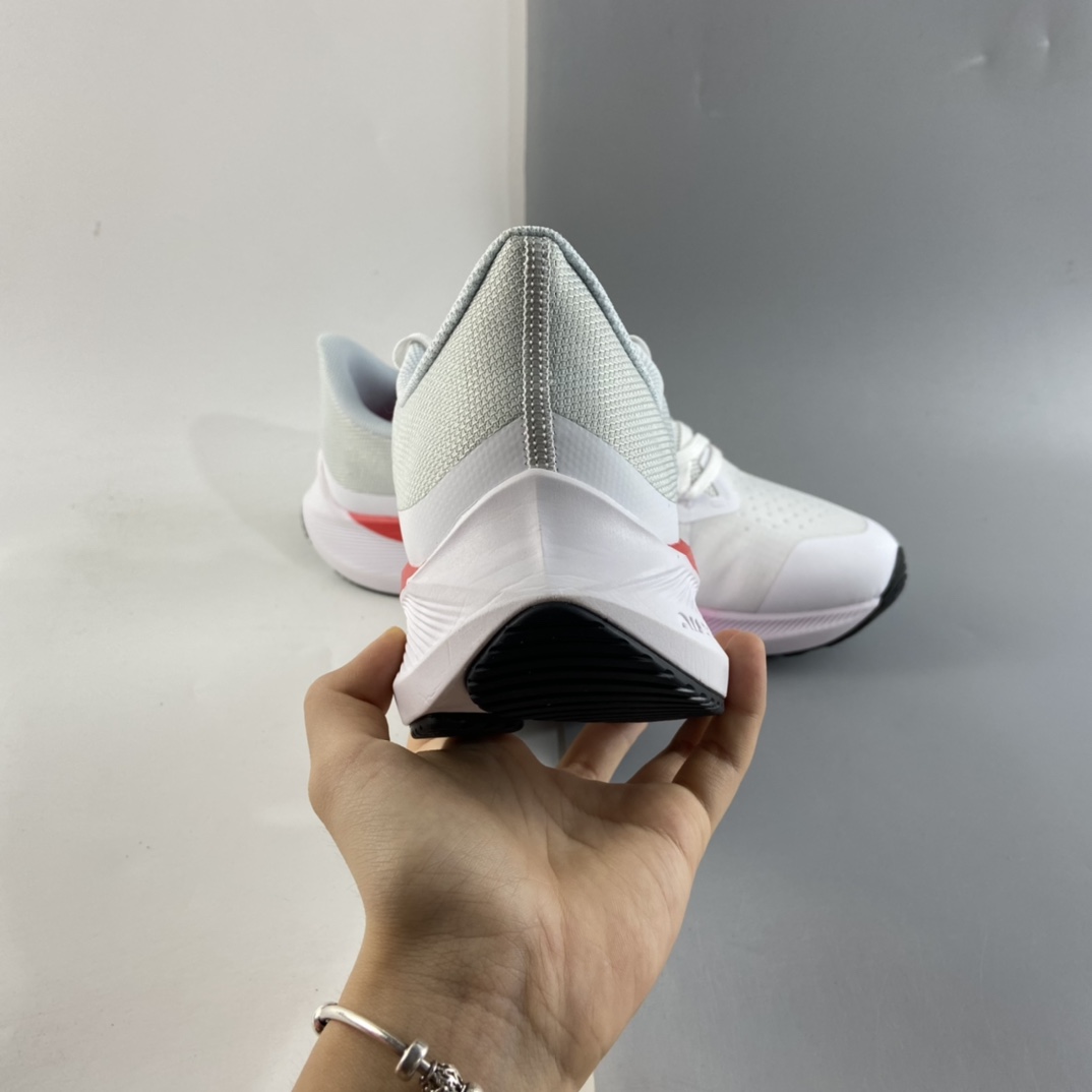 P180  Nike Zoom Winflo 8 登月新款运动休闲缓震跑步鞋 CW3419-100