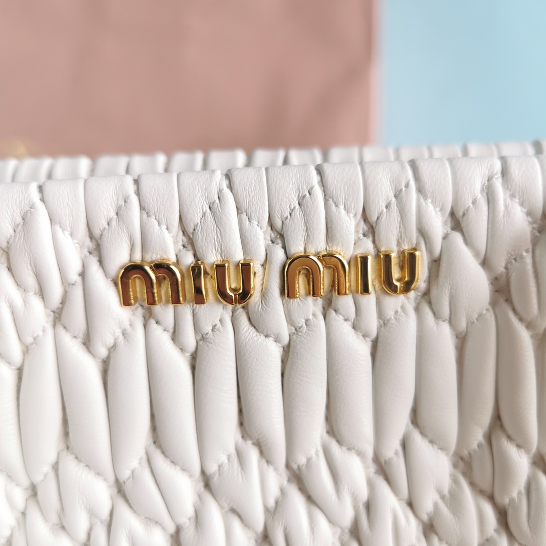 MIUMIU缪缪顶级进口CIoquel软羊皮新款水晶链钻包5BA067