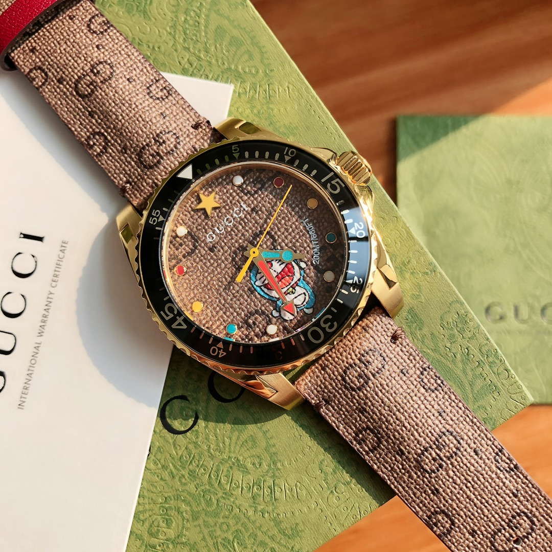 Часы Gucci