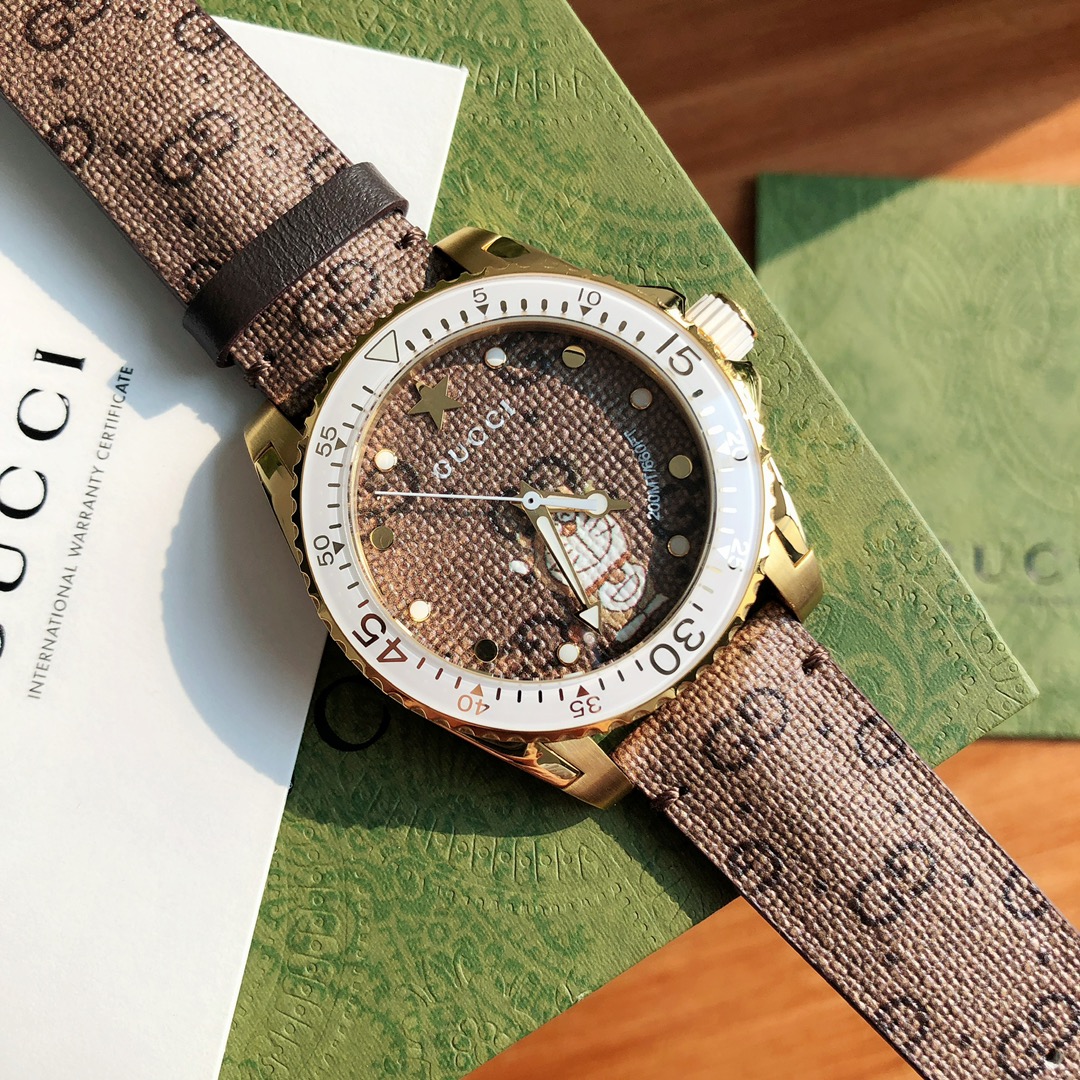 Часы Gucci