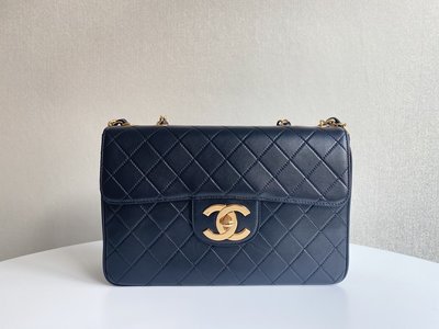 Chanel Classic Flap Bag Crossbody & Shoulder Bags Black Lambskin Sheepskin Vintage Chains