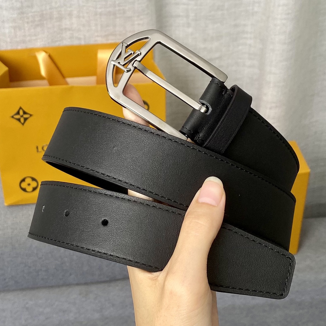 Louis Vuitton Belts Men Calfskin Cowhide