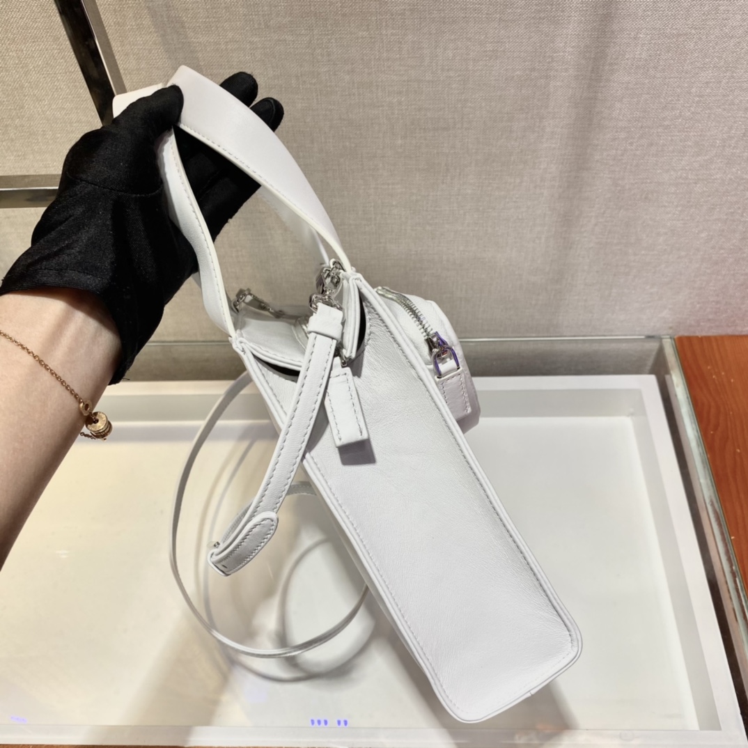 PRADA普拉达进口小羊皮女士托特包1BG418